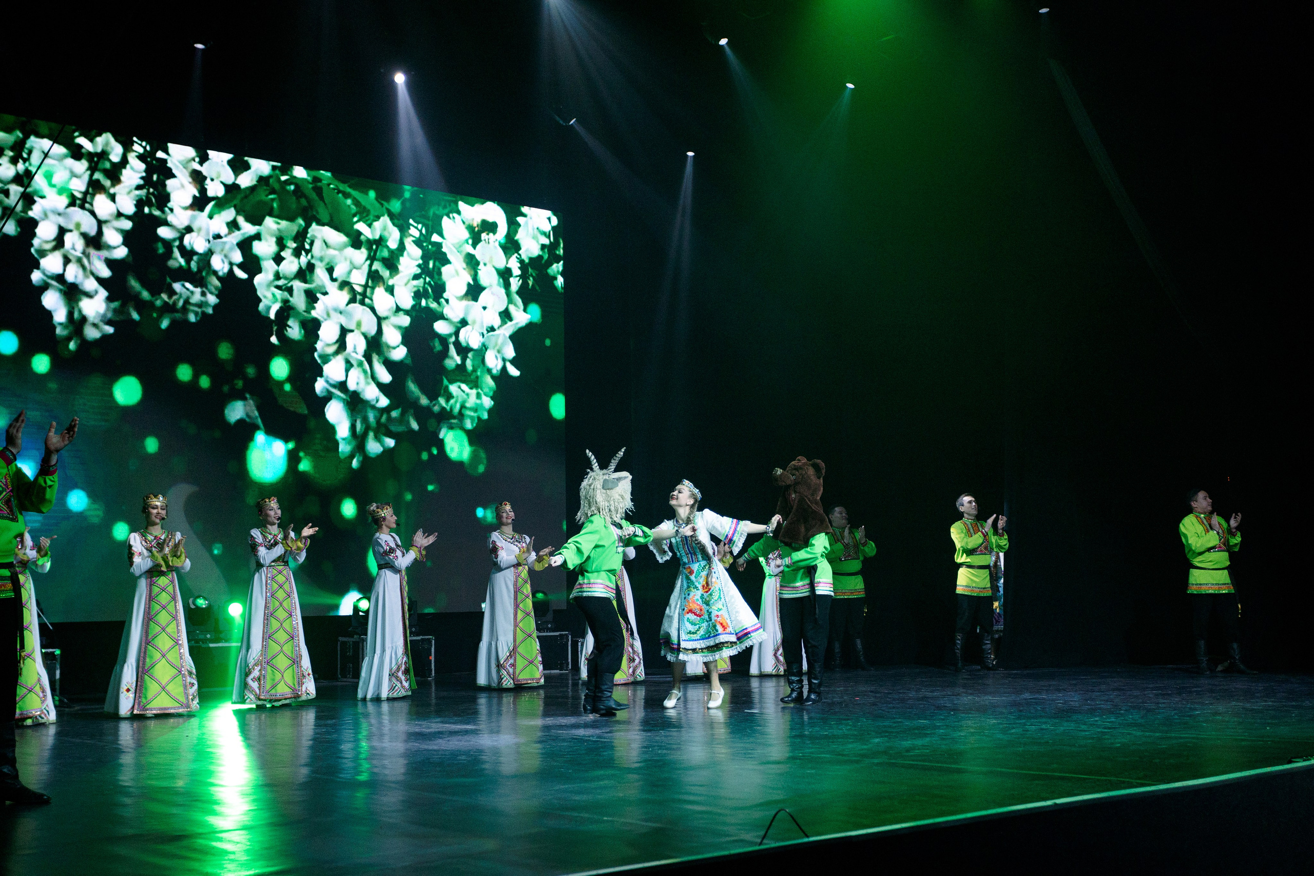 РЕПОРТАЖ: НОВЫЙ ГОД В ДК МЕТАЛЛУРГ. Профессиональный фотограф в Ижевске Леша Петров