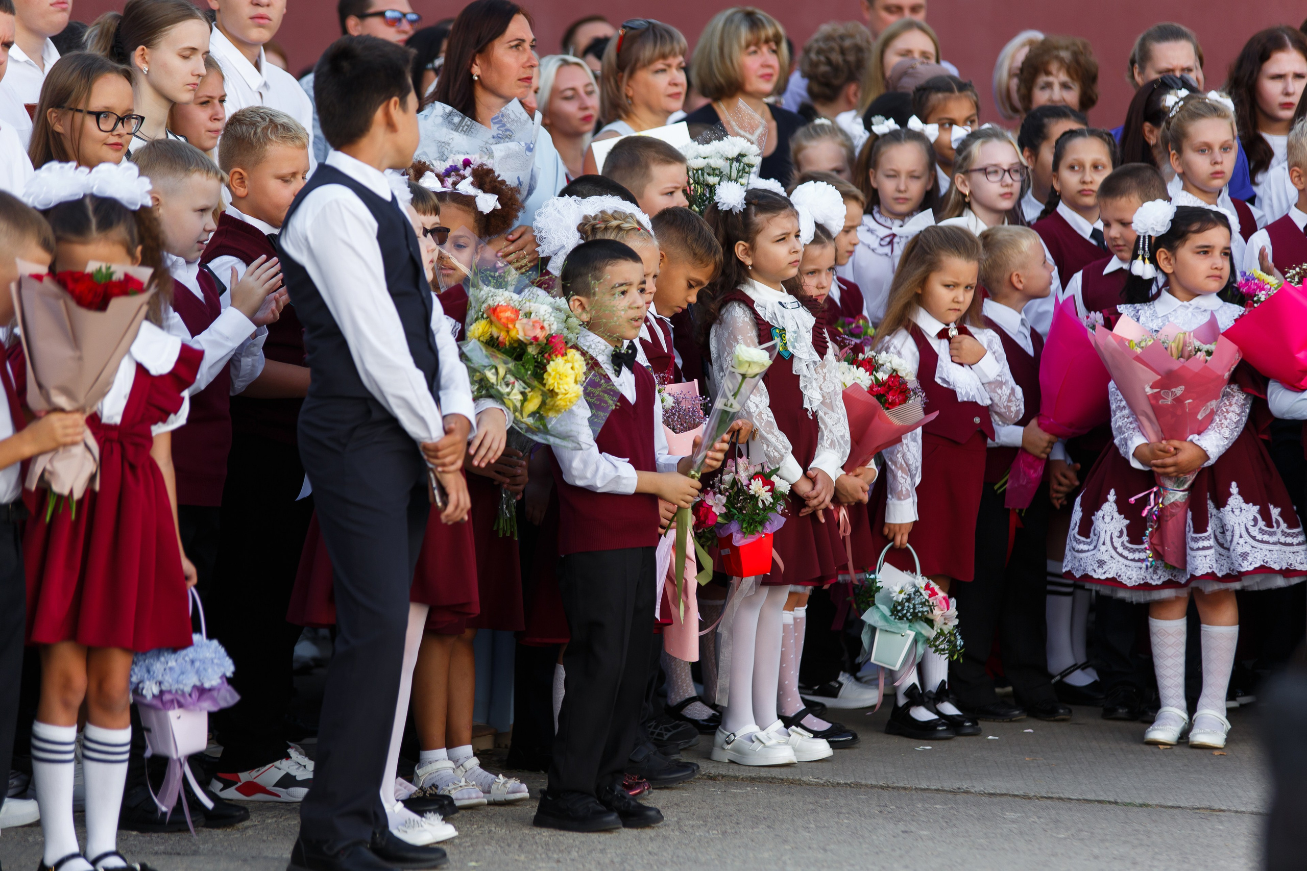 01 СЕНТЯБРЯ 2024 (МБОУ г. Мценска «Средняя школа № 9»). Профессиональный фотограф в Мценске и Орловской области