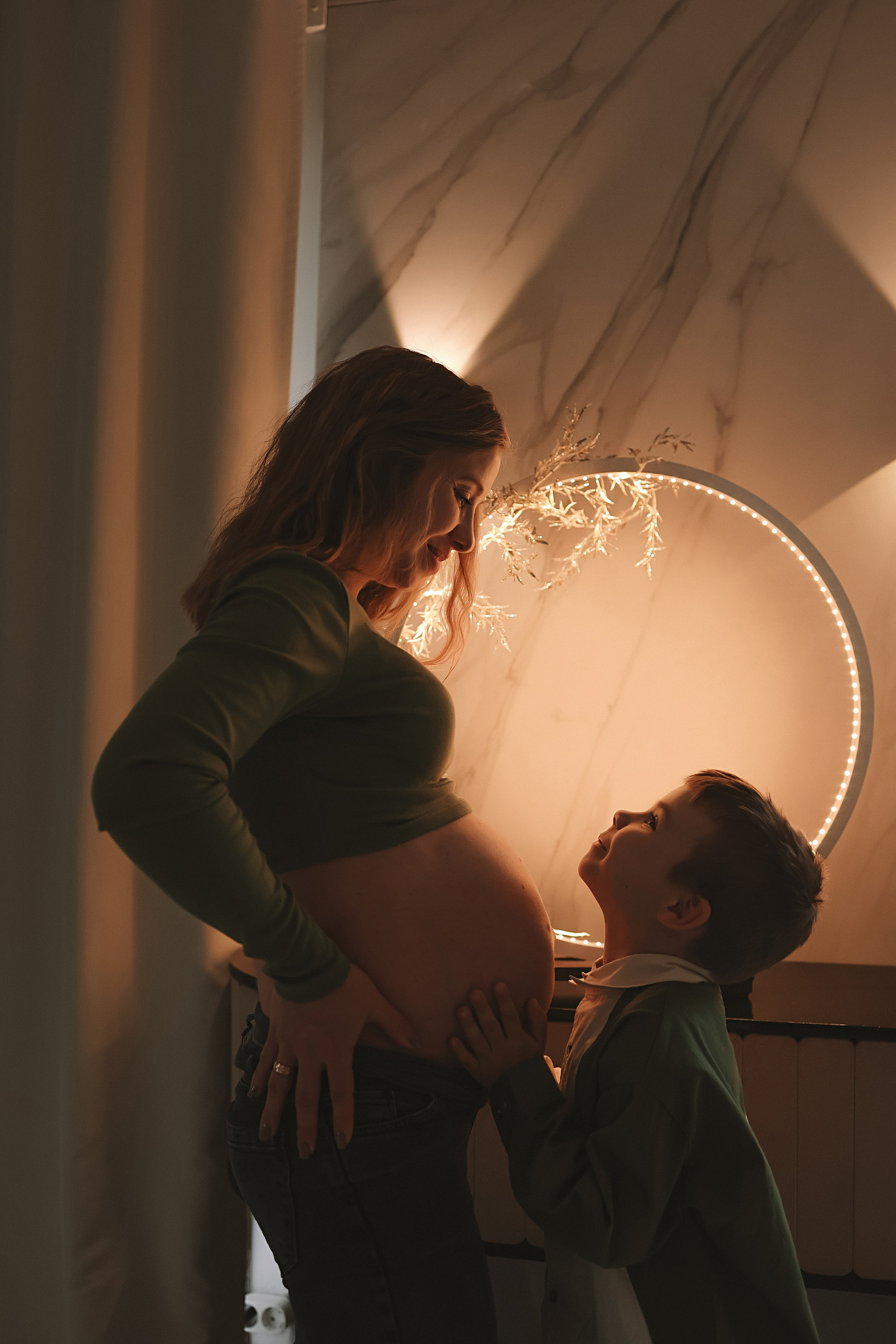 Фататум циклорама и зал. Семейный фотограф Тюмень, фотограф на роды Салмина Мария