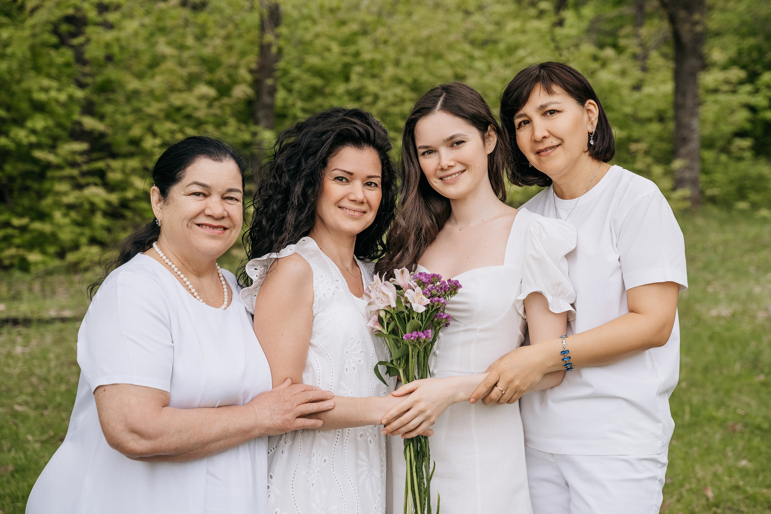 Две дочери две мамы две сестры. Свадебный семейный фотограф Ксения Божко Уфа Раевка никах в Нарыстау