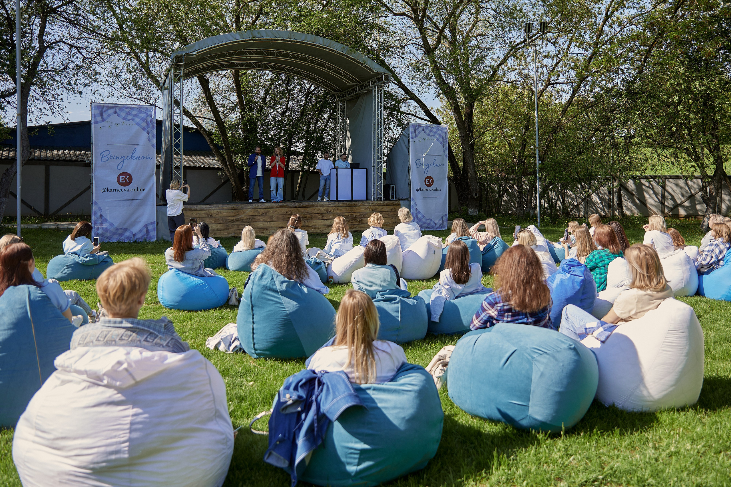 Выпускной Karneeva.online 2024. Репортажный и семейный фотограф Ухова Наталья в Москве