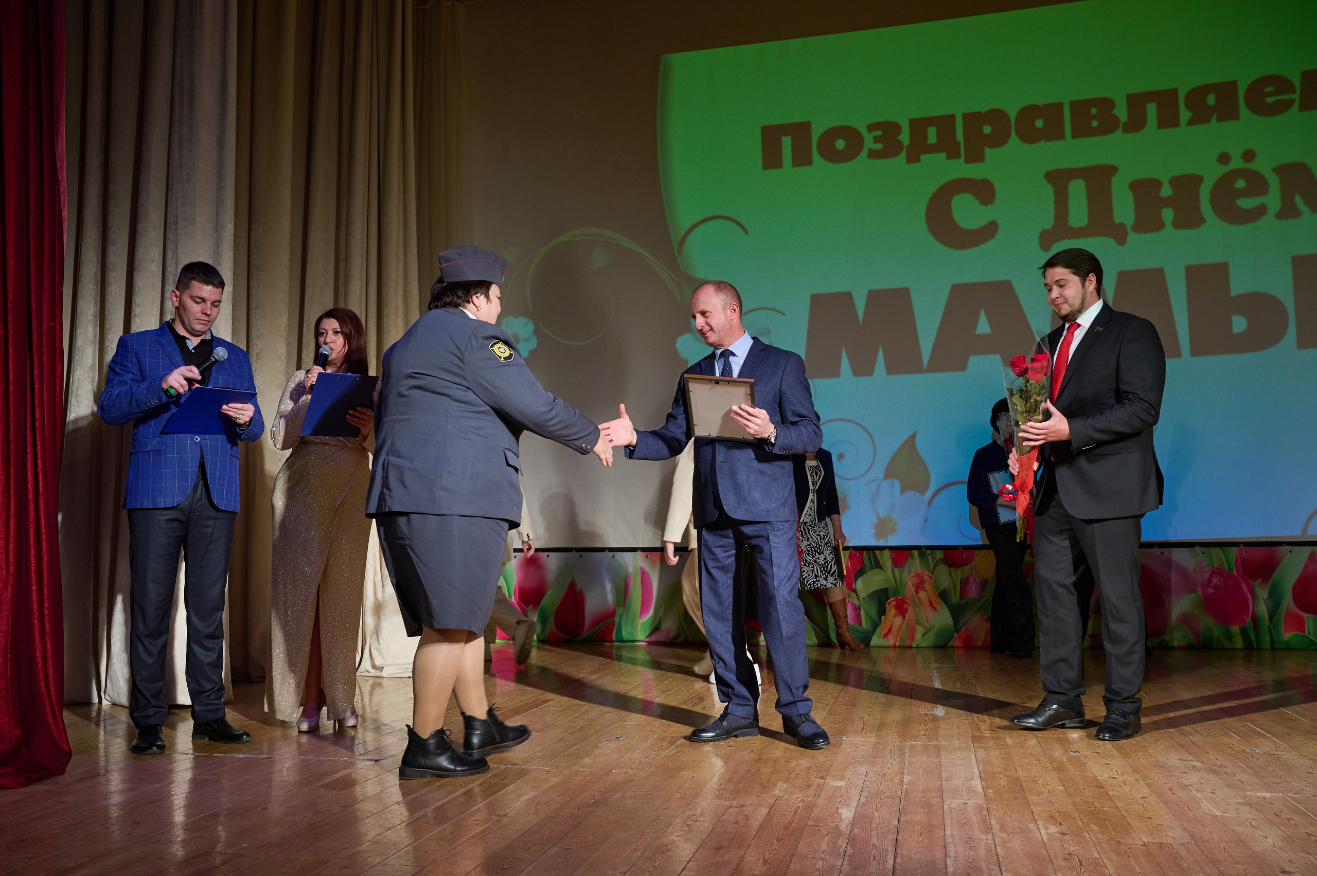 День матери. Кабардинка. Жизнь курорта Кабардинка в фотографиях