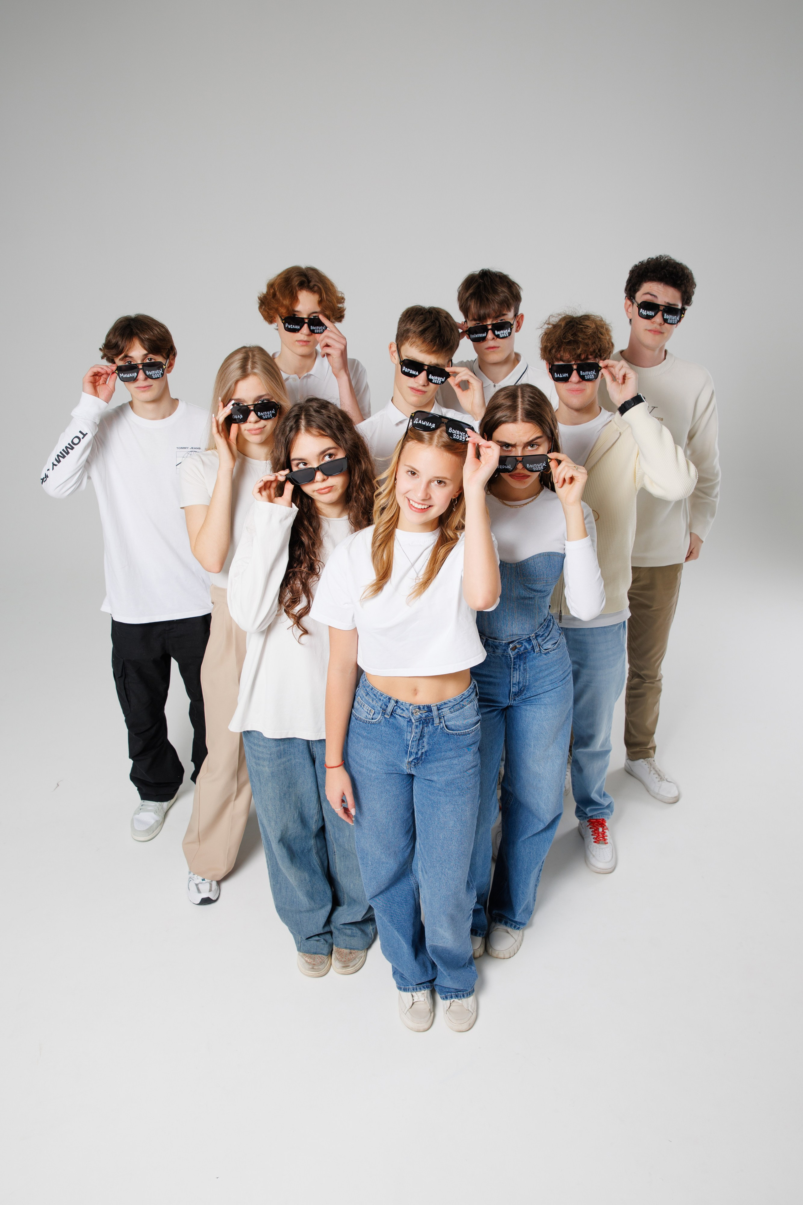 ДЛЯ 9-11 КЛАССОВ. Выпускные альбомы в Москве FOTOVMESTE