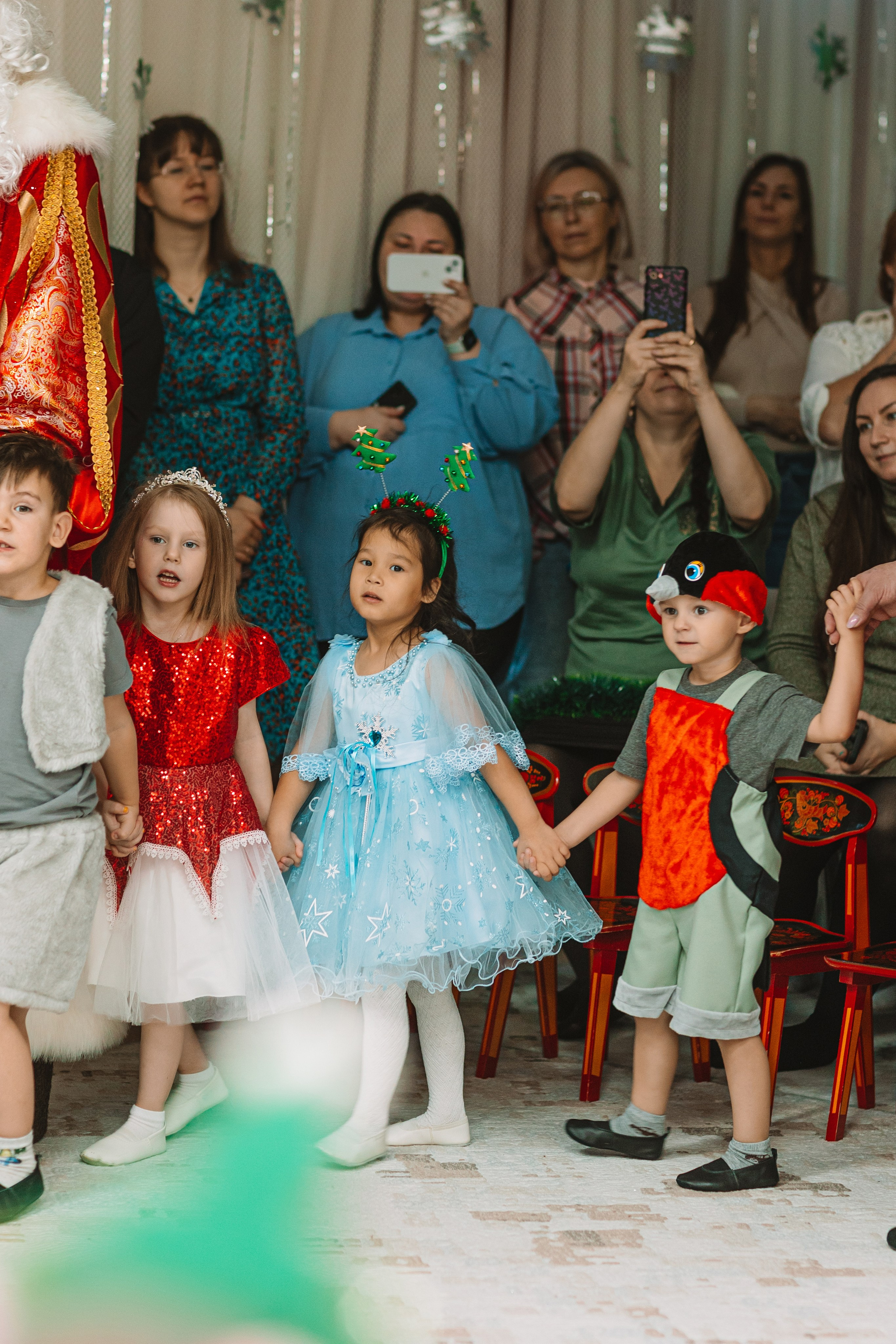 Утренник+портреты. Семейный фотограф Тюмень, фотограф на роды Салмина Мария