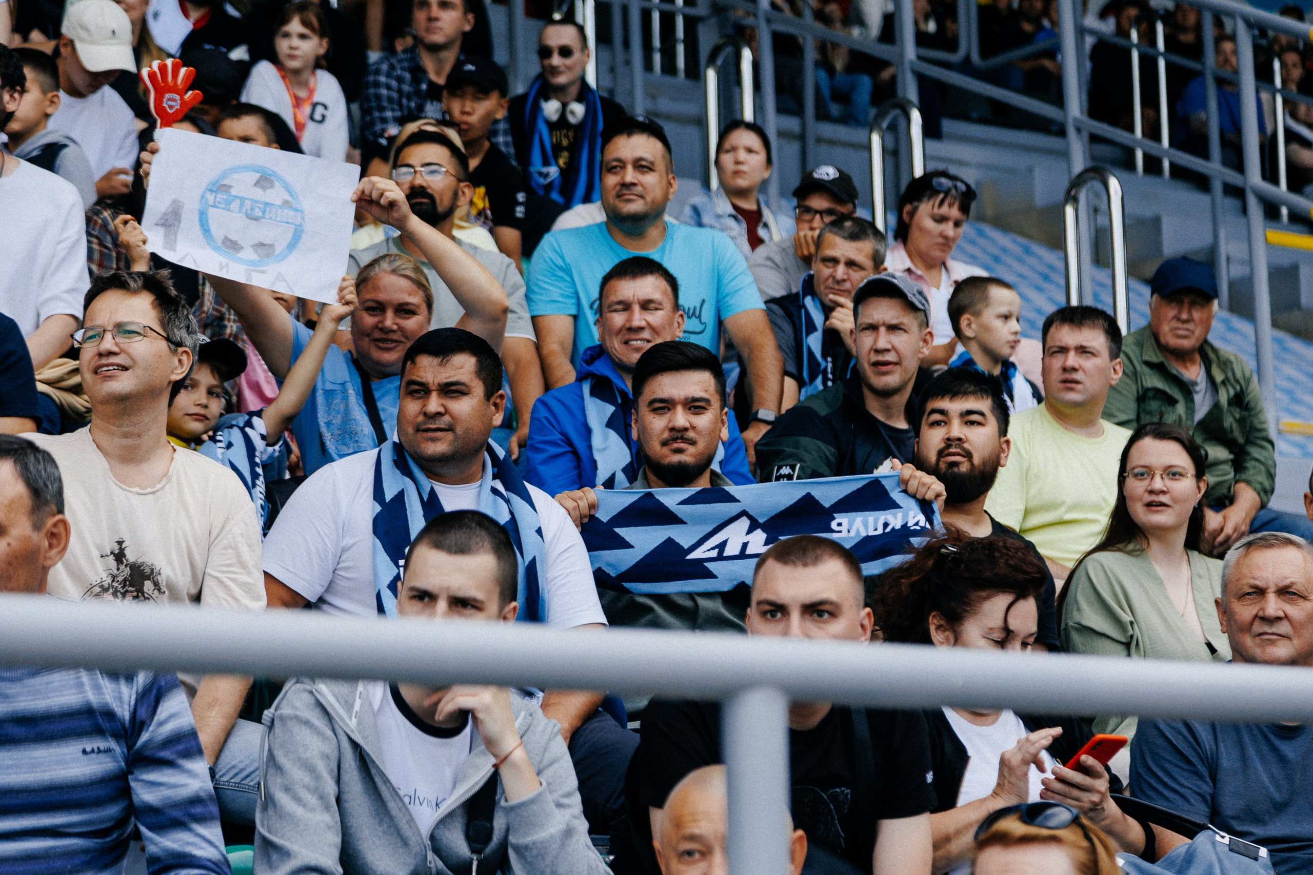 ФК ЧЕЛЯБИНСК Х ФК ВОЛГА. Репортажный фотограф Макс Брагин