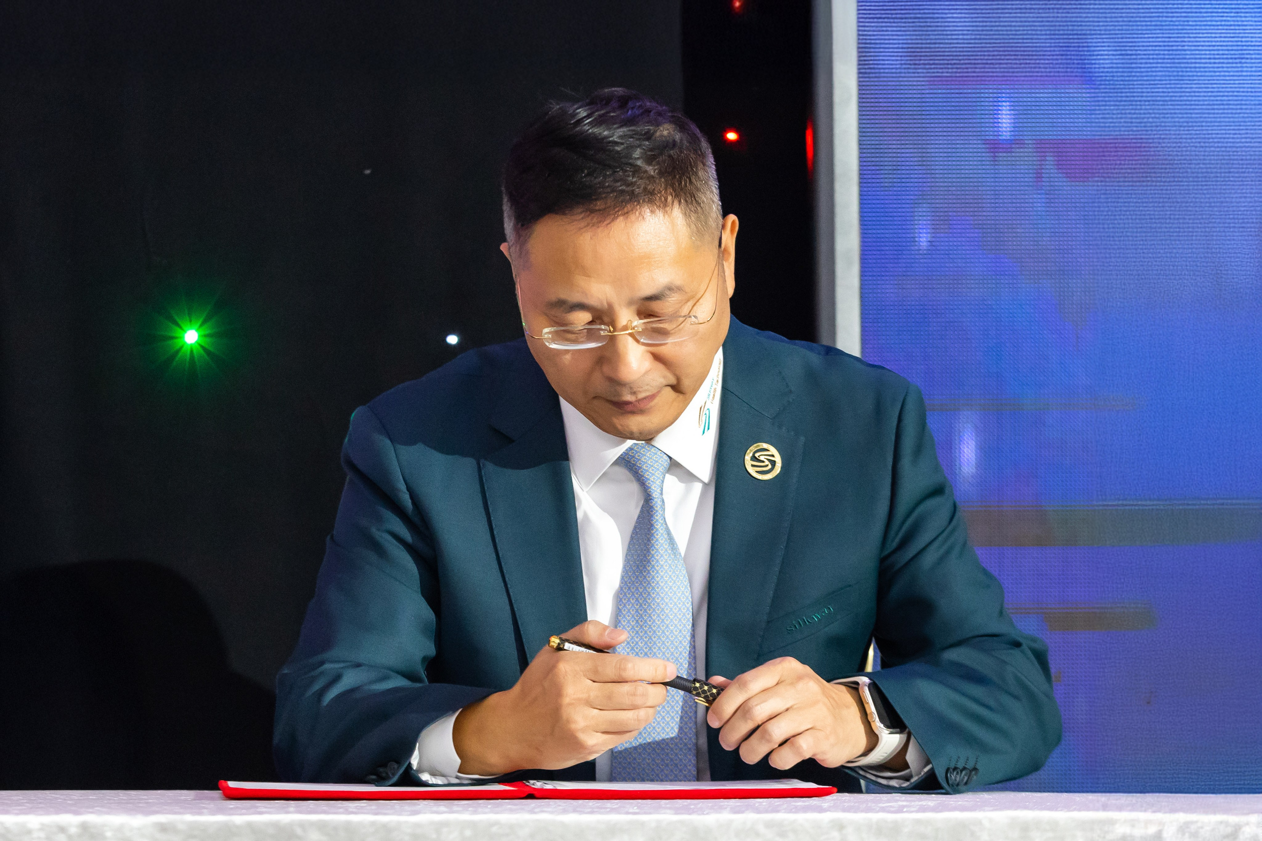 Фотосъемка мероприятия Юбилей компании SilkWay в Алматы. Коммерческий и репортажный фотограф в Алматы — Jora Abramov