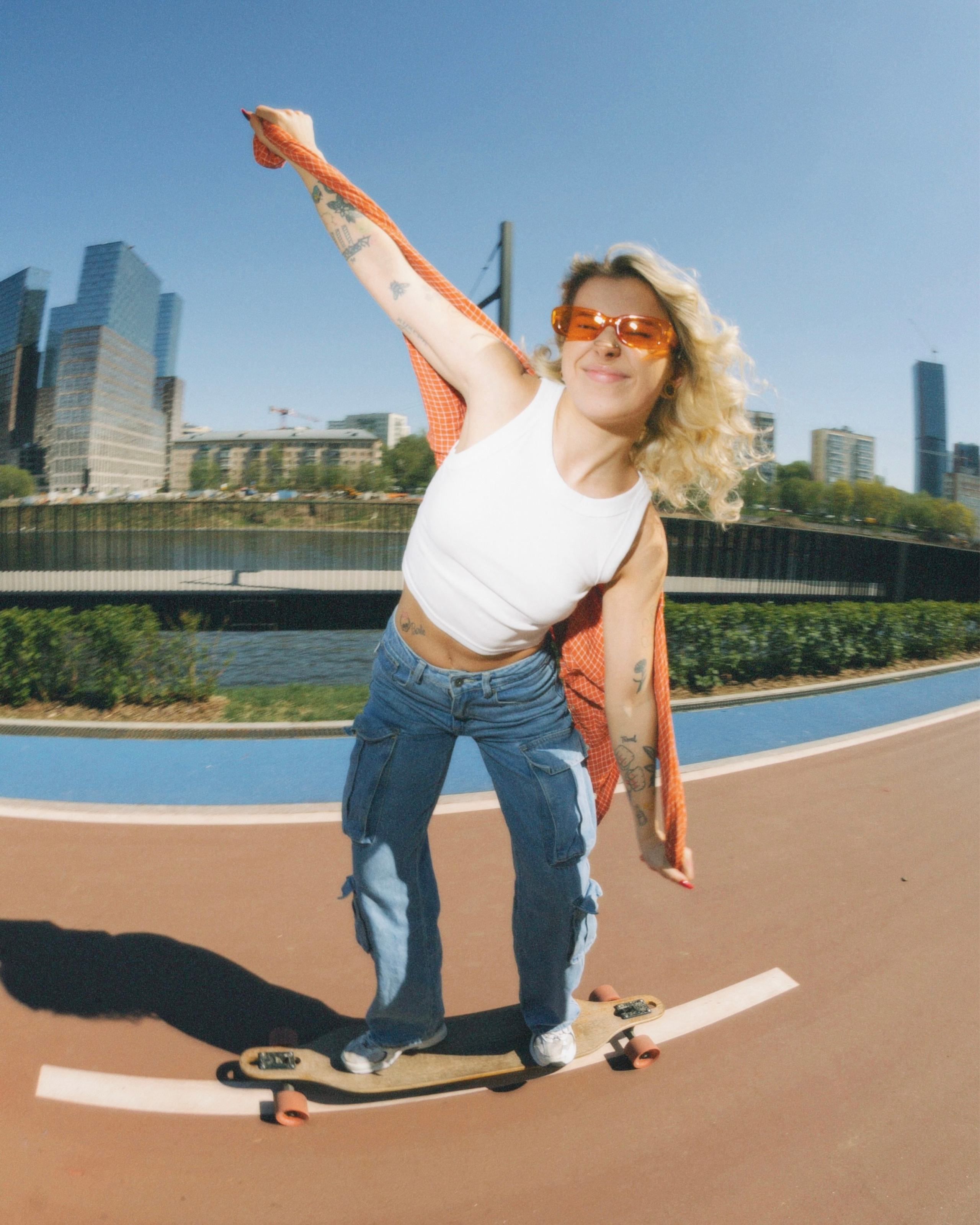 Maybee на лонгборде. Главная