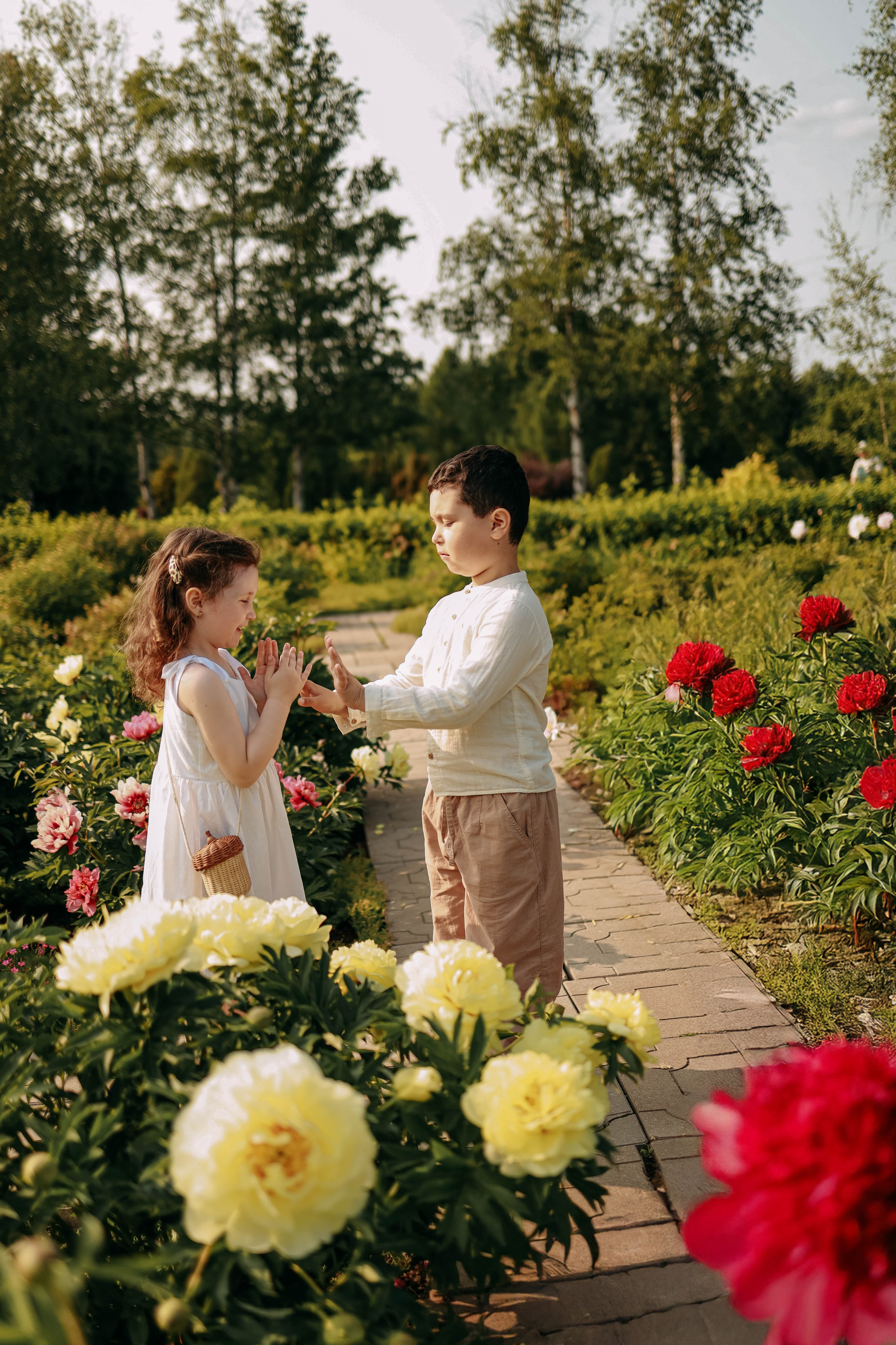 Фотосессия в пионах.Семейная съемка. Иванова Ирина Свадебный и семейный фотограф г. Уфа