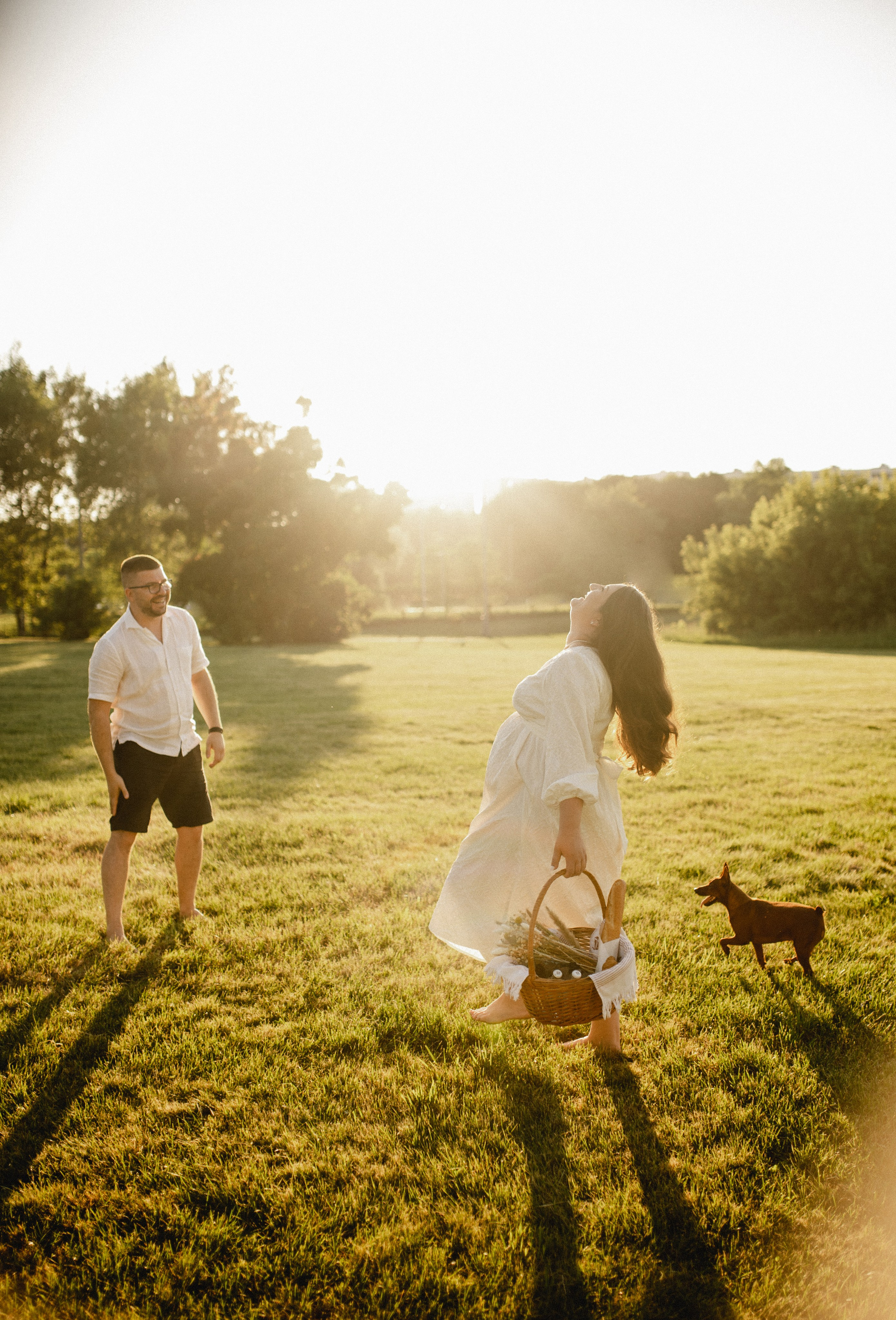 Фотосессия беременности на природе в парке Москвы. Семейная фотосессия Бутово Москва фотограф Алина Морщагина