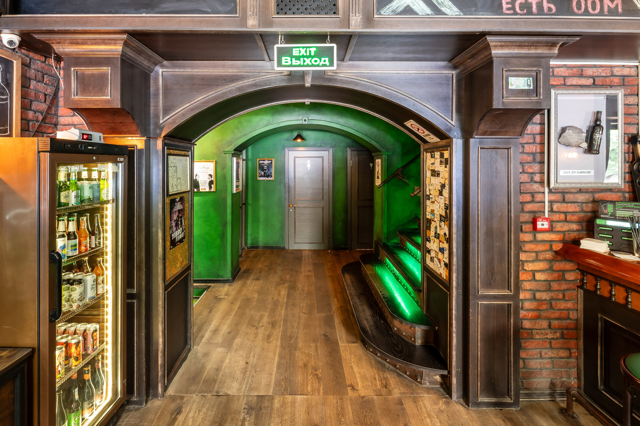 Алматы, William Lawson's 13 — легендарный паб, открытый в 2015 году, ставший вторым домом для многих алматинцев, Алматы, июнь 2024. Интерьерный фотограф Алматы