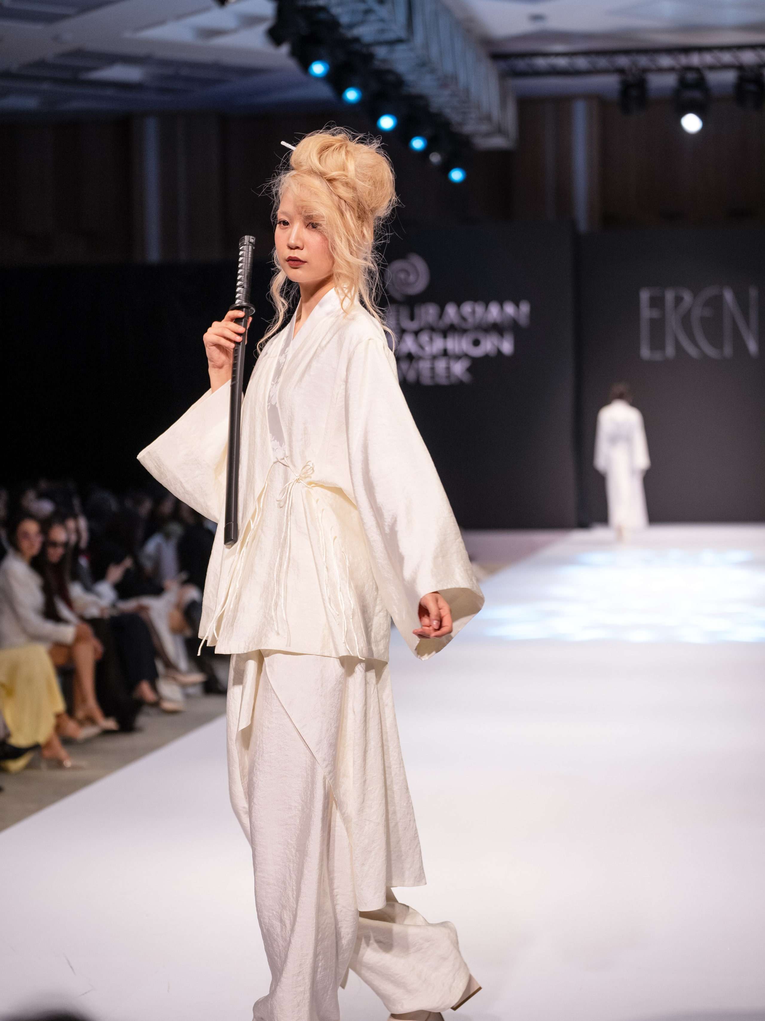 EURASIAN FASHION WEEK Eren. Сайт Алматинского НЮ АРТ, будуар и фэшн фотографа Дениса Карпенко
