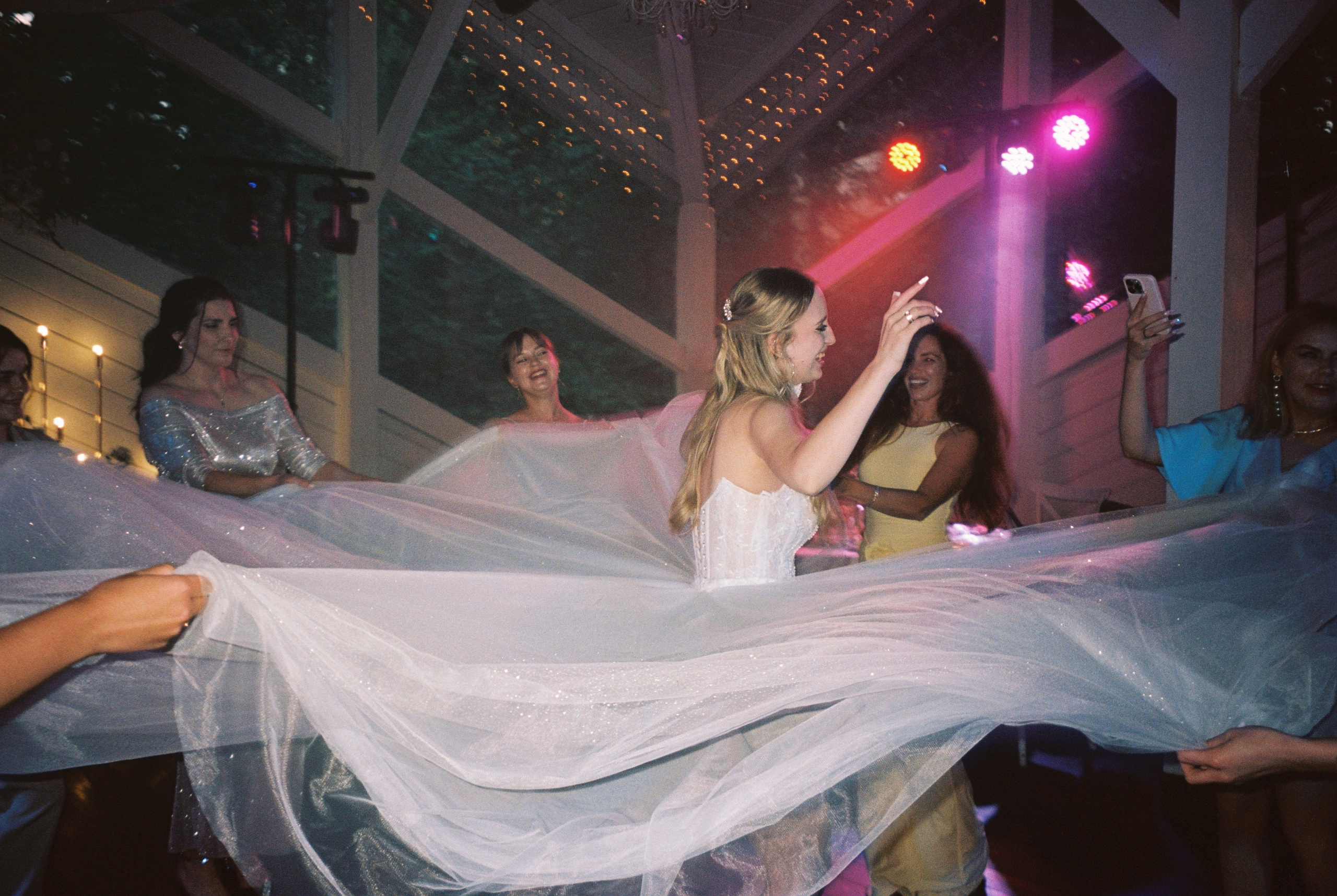 Свадьба в Лесном береге. Свадебный фотограф в Москве Элина Ларченкова. Фото, которые цепляют