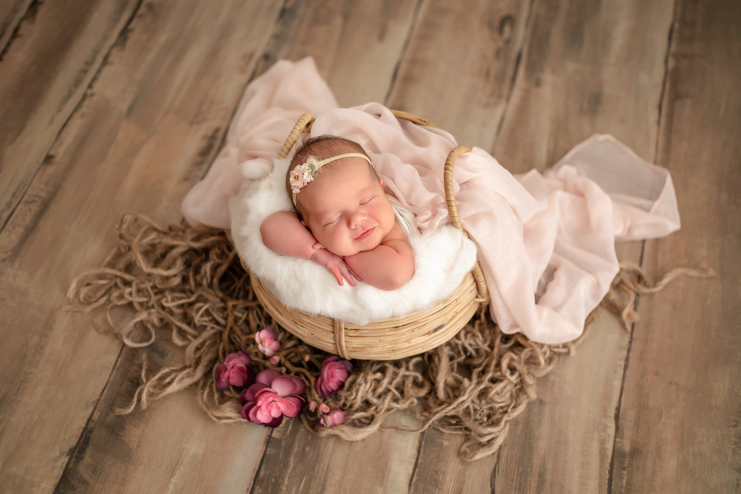 Новорожденные до 28 дней. Фотограф новорожденных в Тюмени