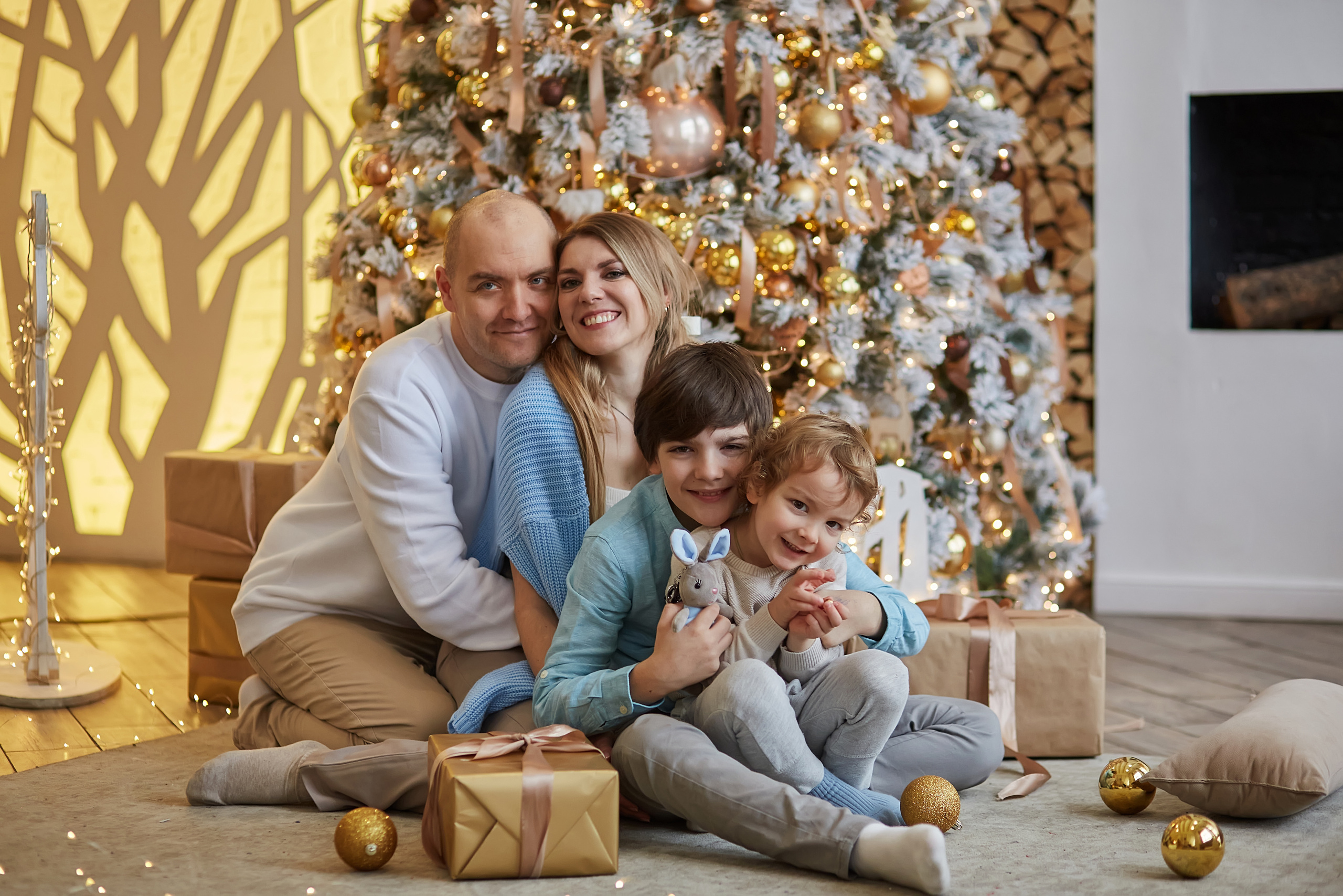 Анна, Дмитрий, Кирилл и Максимка