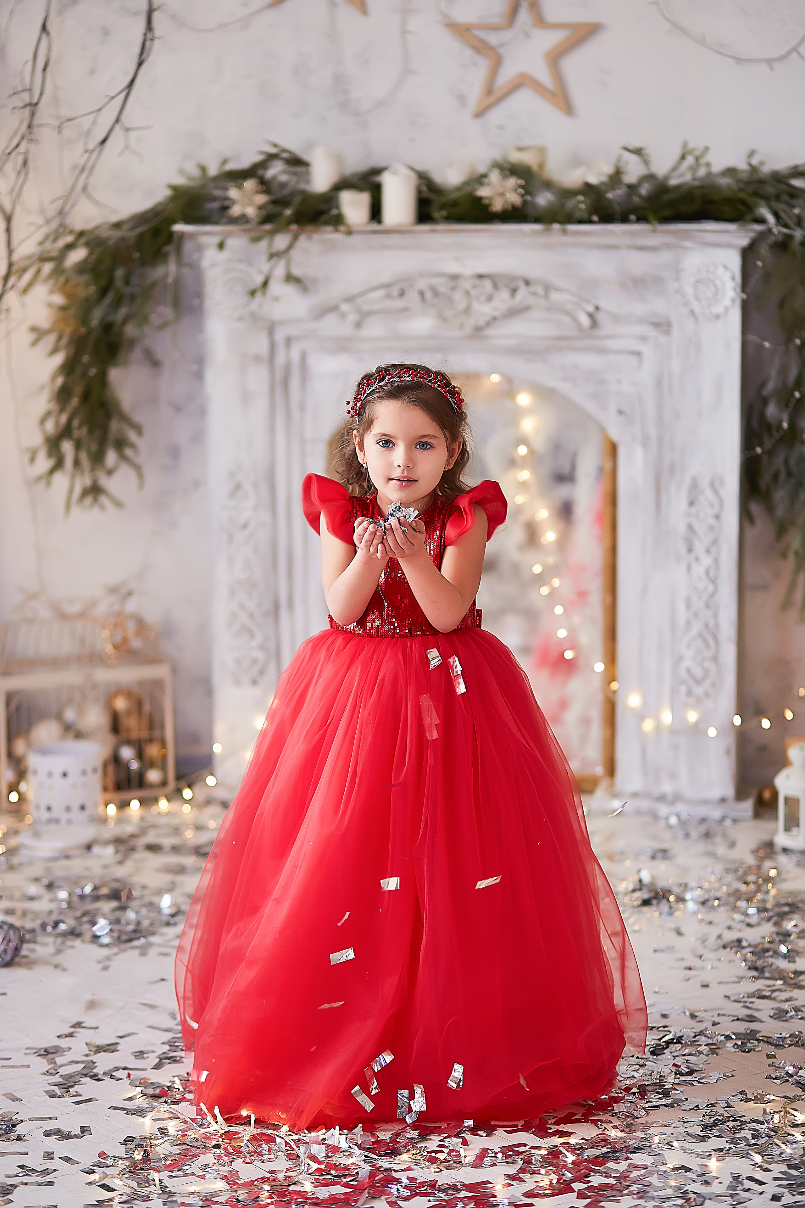 Красное платье на рост 110-116. платье с пайетками . красное платье