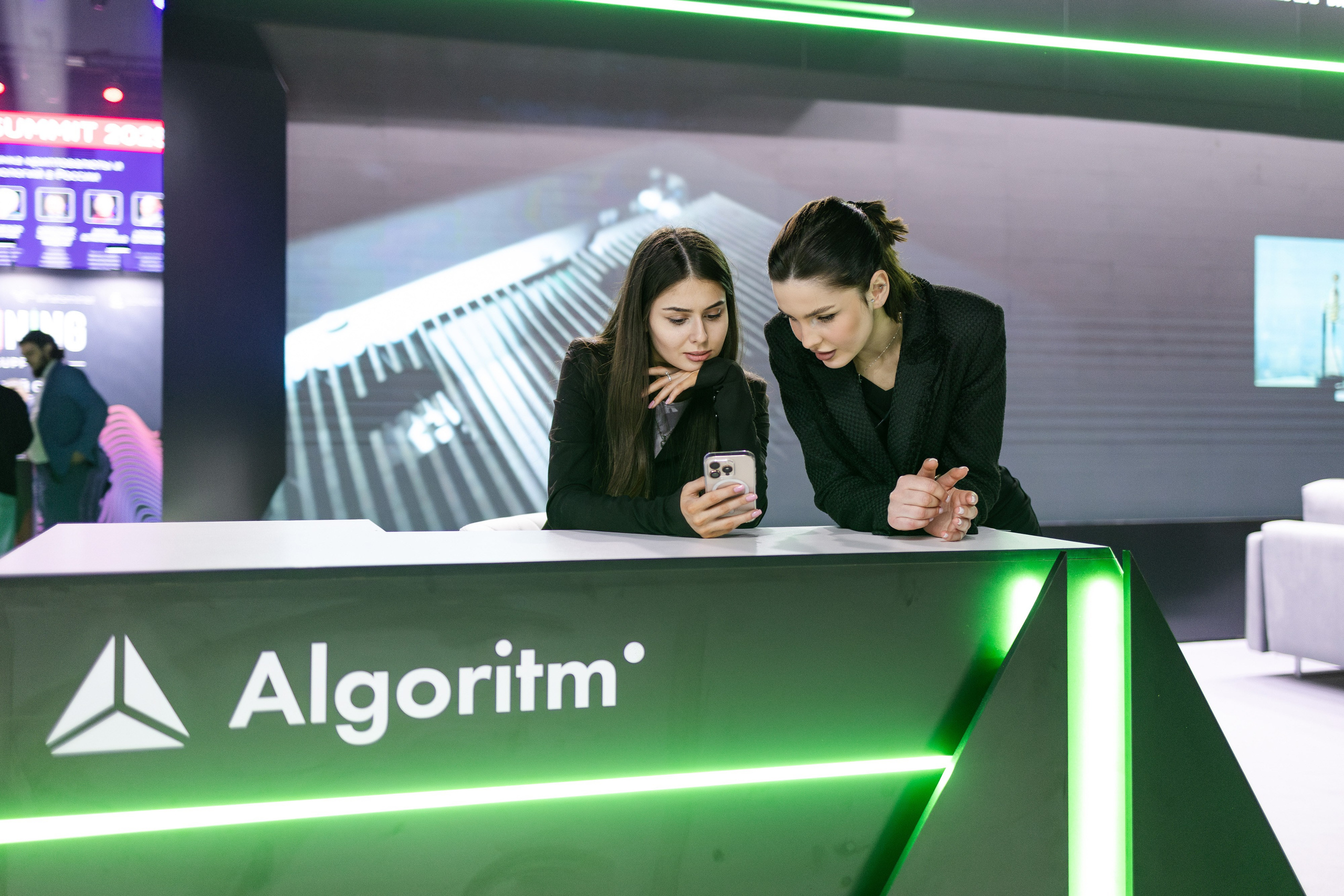 Crypto Summit (1). Свадебный репортажный фотограф в Москве