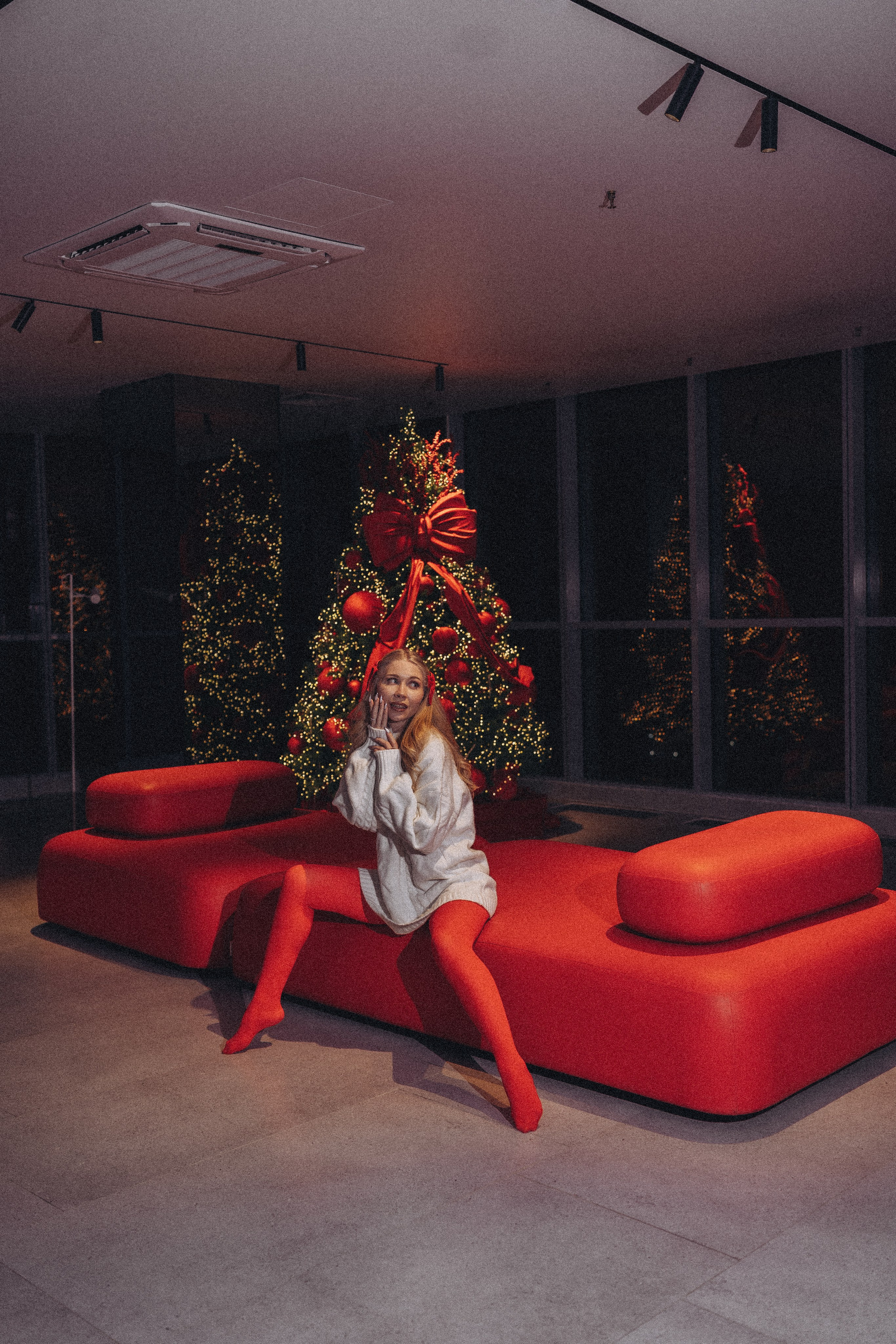 ФОТОСЕССИЯ К НОВОМУ ГОДУ В СТУДИИ С ЕЛОЧКОЙ КРАСИВЫЙ ОБРАЗ. Профессиональный фотограф, Санкт-Петербург — Виктория Богомолова