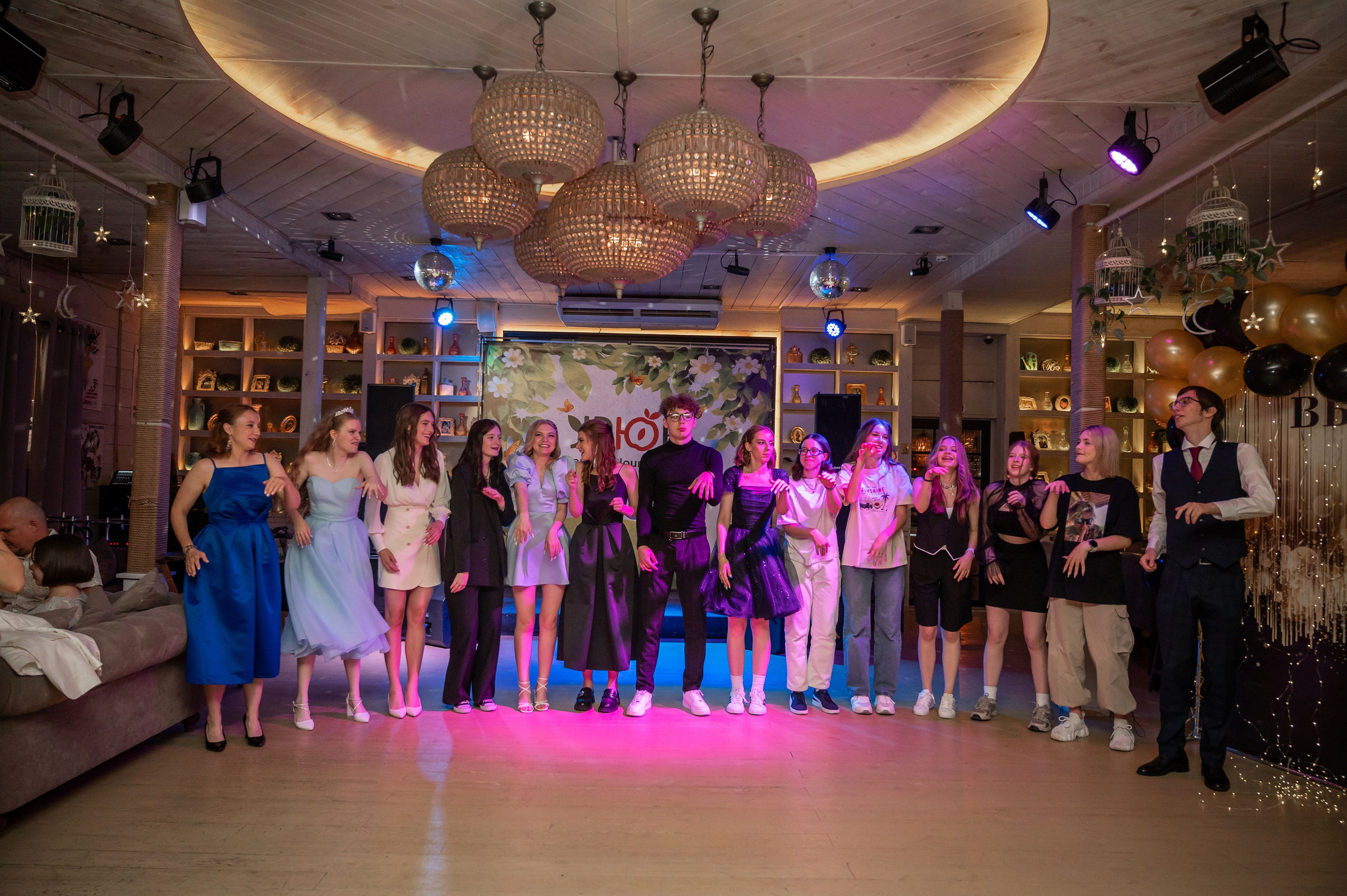 Школьный выпускной в чайхоне «Урюк»