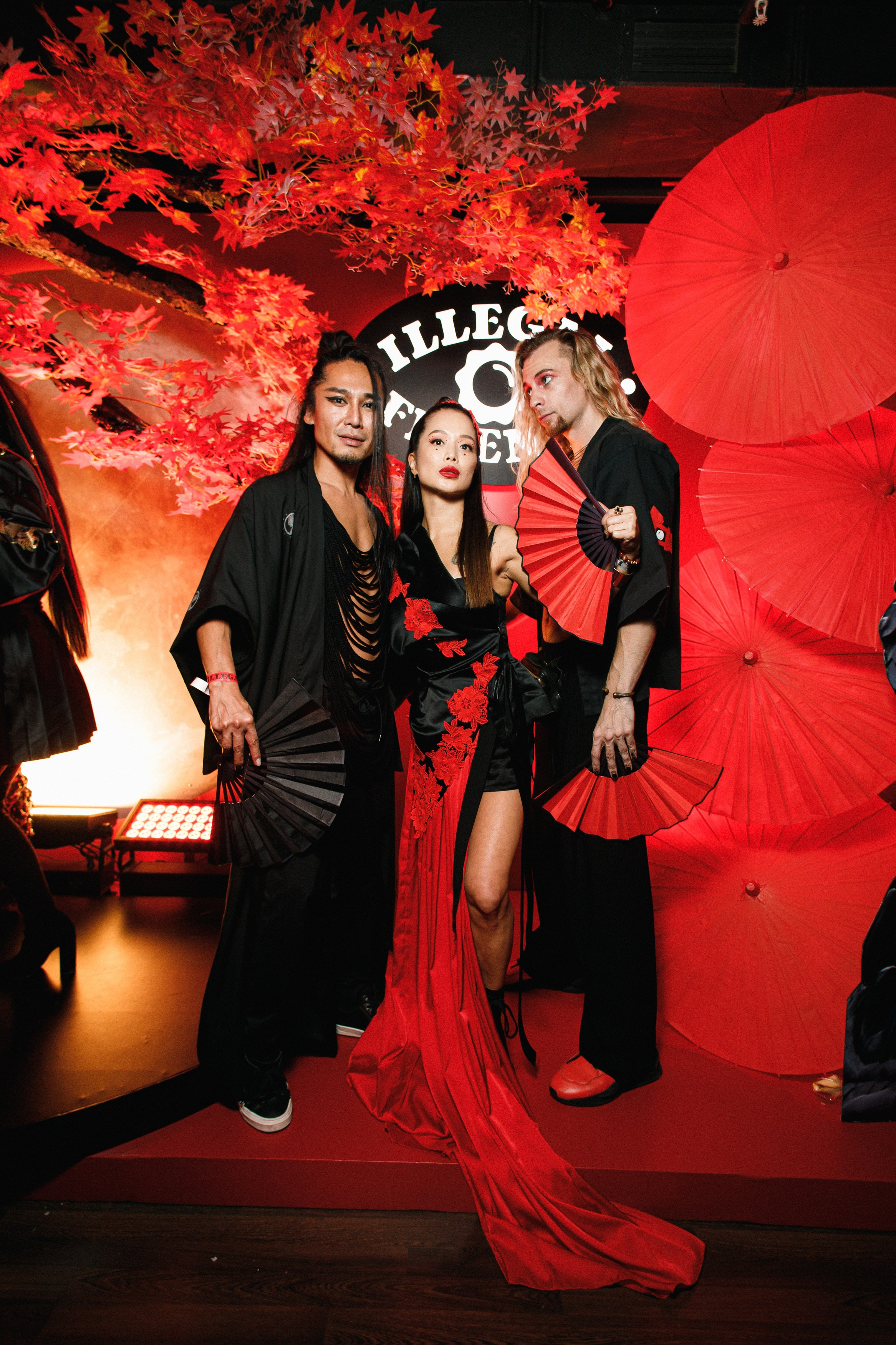 ILLEGAL FRIENDS | ASIA. СВОИ. ФОТООТЧЕТЫ-СОБЫТИЯ-МЕСТА