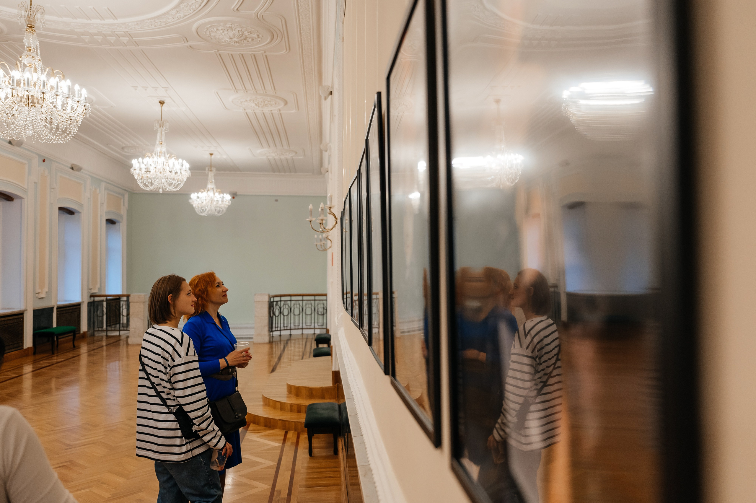 Открытие выставки Кати Васильевой в Молодежном театре. Wedding and family photographer USA