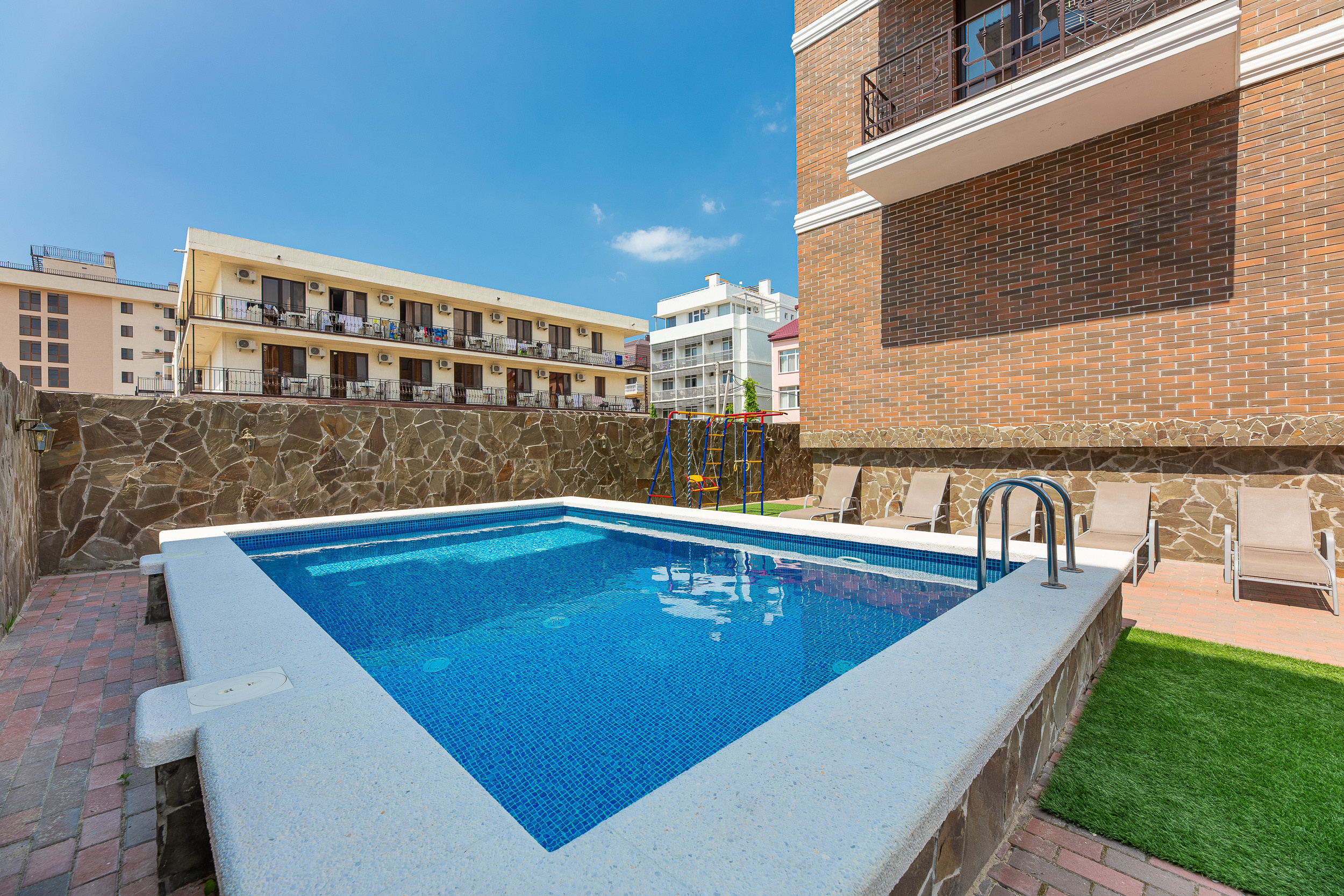 Renatphoto-Коммерческая фотосессия для отеля. Профессиональная фотосъёмка интерьеров, предметная фотосессия еды для меню г. Анапа