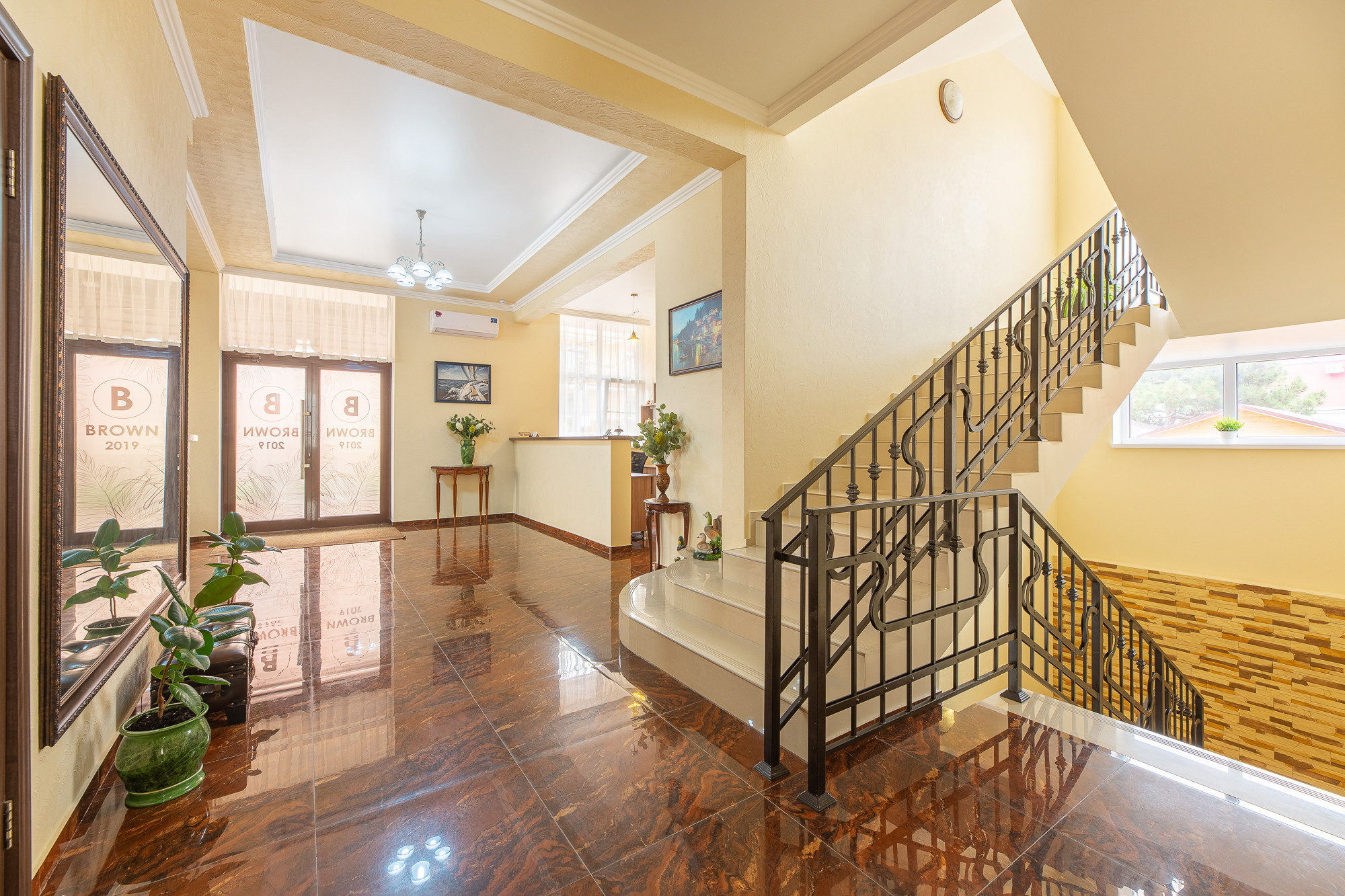 Renatphoto-Коммерческая фотосессия для отеля. Профессиональная фотосъёмка интерьеров, предметная фотосессия еды для меню г. Анапа