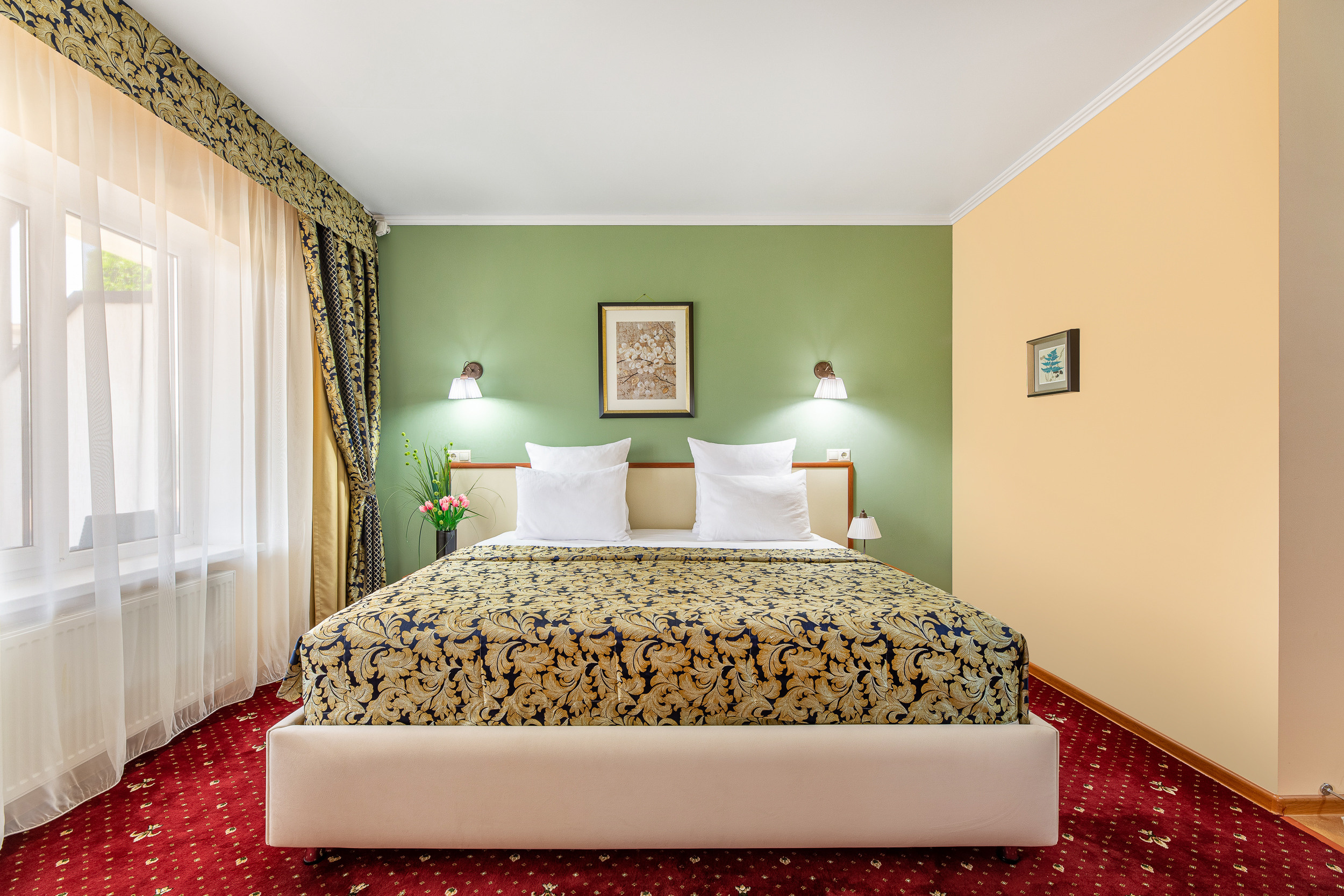 Renatphoto-Коммерческая фотосъёмка номерного фонда в отеле. Профессиональная фотосъёмка интерьеров, предметная фотосессия еды для меню г. Анапа