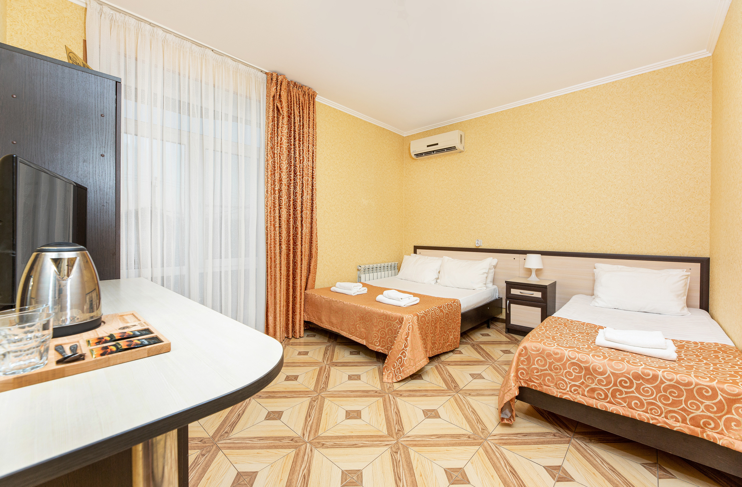 Renatphoto-репортажный и интерьерный Фотограф  в п. Витязево. Профессиональная фотосъёмка интерьеров, предметная фотосессия еды для меню г. Анапа