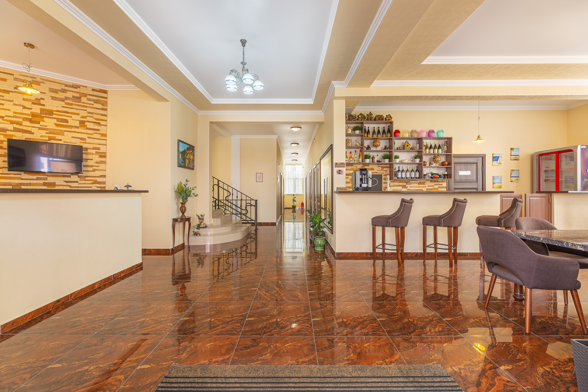 Renatphoto-Коммерческая фотосессия для отеля. Профессиональная фотосъёмка интерьеров, предметная фотосессия еды для меню г. Анапа