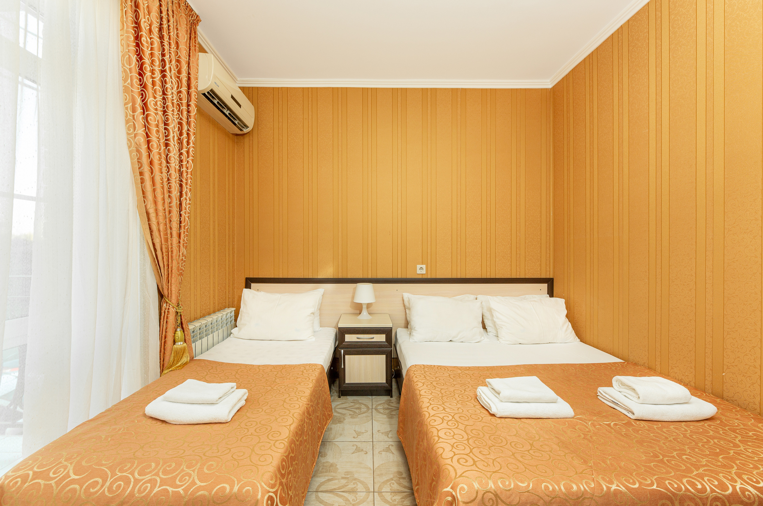 Renatphoto-репортажный и интерьерный Фотограф  в п. Витязево. Профессиональная фотосъёмка интерьеров, предметная фотосессия еды для меню г. Анапа