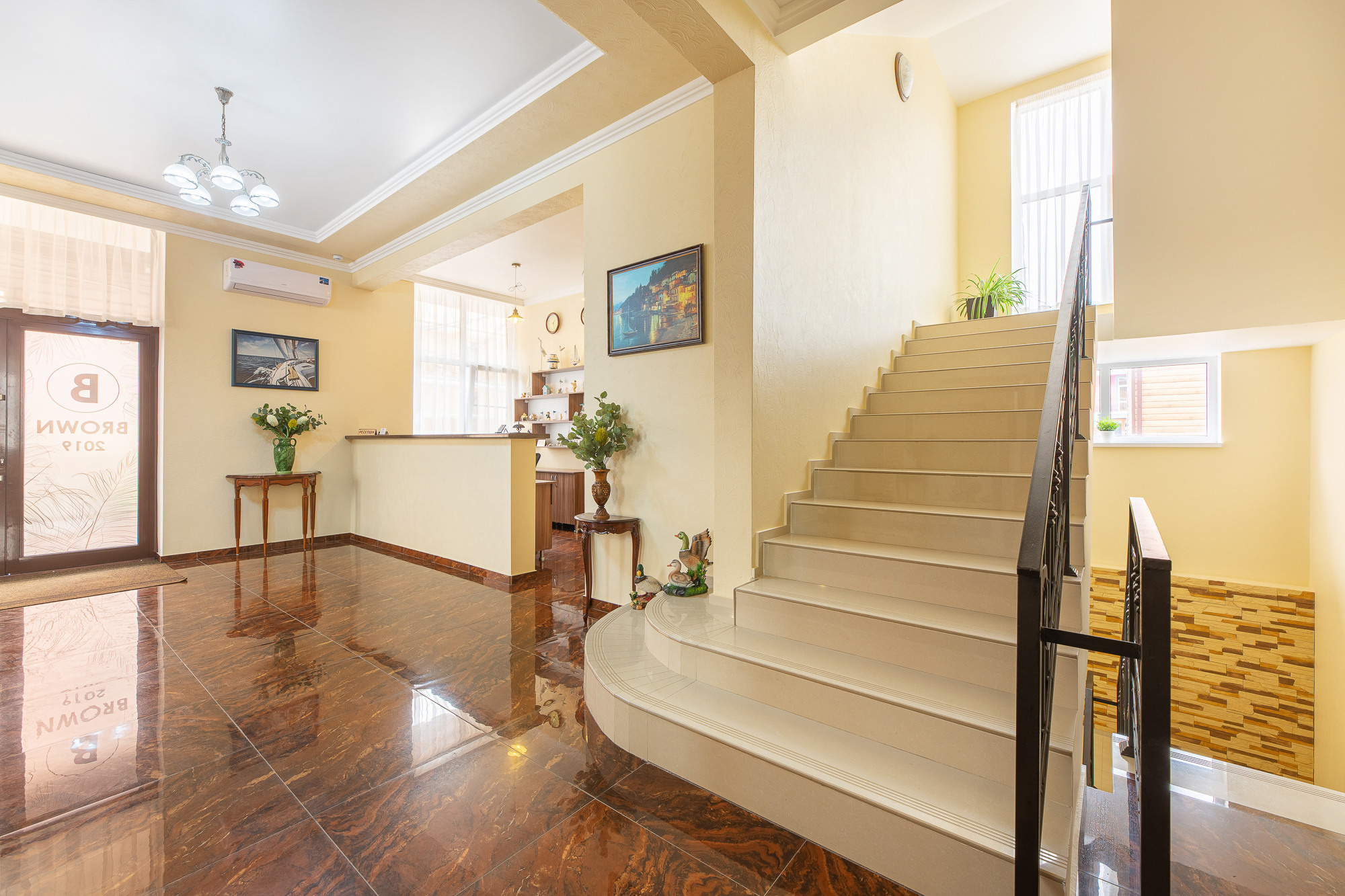 Renatphoto-Коммерческая фотосессия для отеля. Профессиональная фотосъёмка интерьеров, предметная фотосессия еды для меню г. Анапа