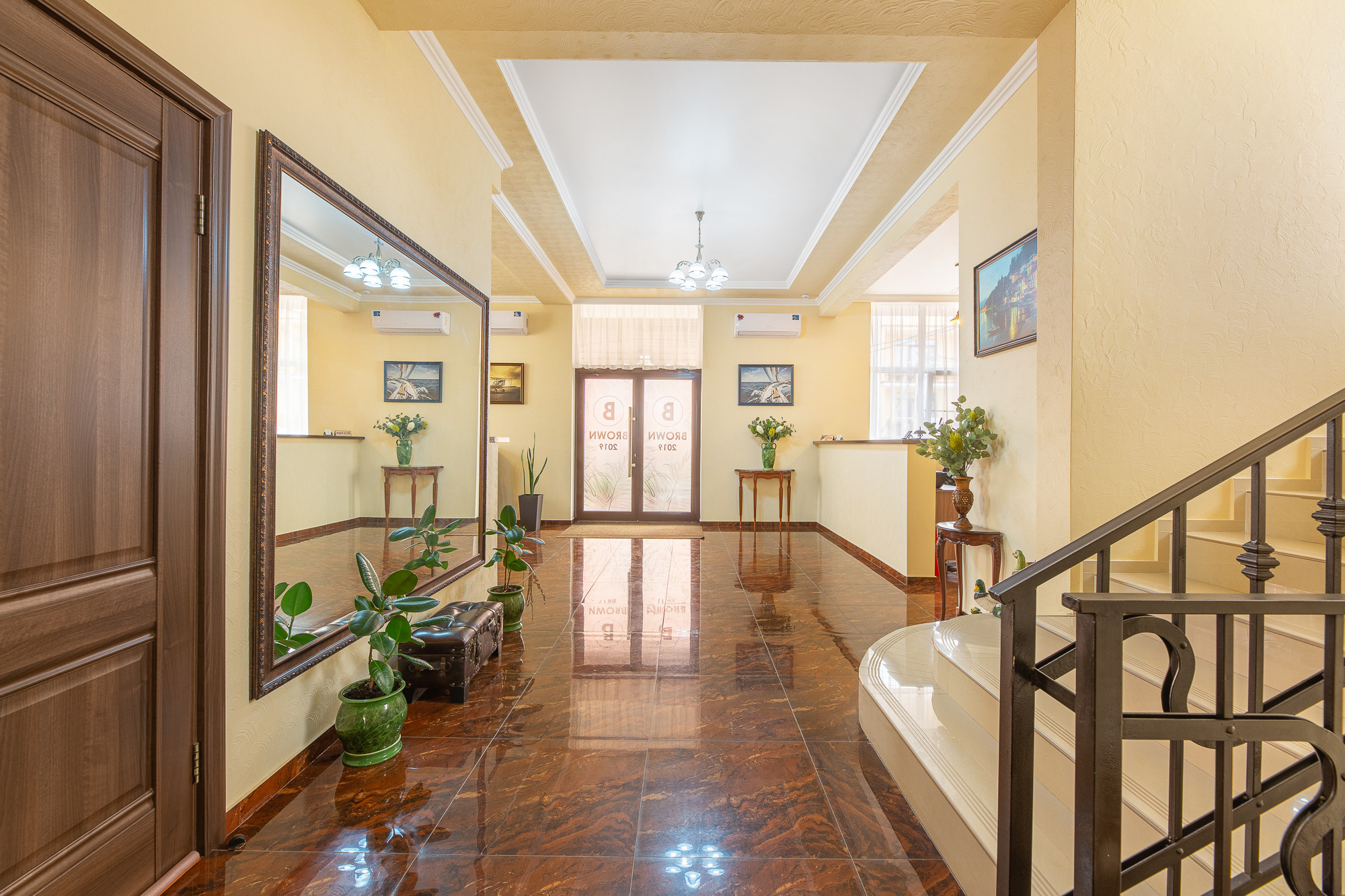 Renatphoto-Коммерческая фотосессия для отеля. Профессиональная фотосъёмка интерьеров, предметная фотосессия еды для меню г. Анапа