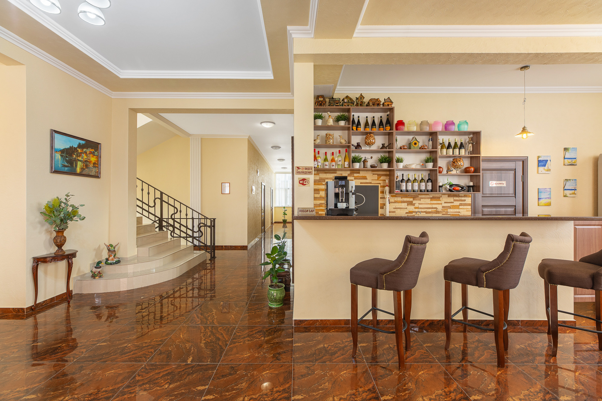 Renatphoto-Коммерческая фотосессия для отеля. Профессиональная фотосъёмка интерьеров, предметная фотосессия еды для меню г. Анапа