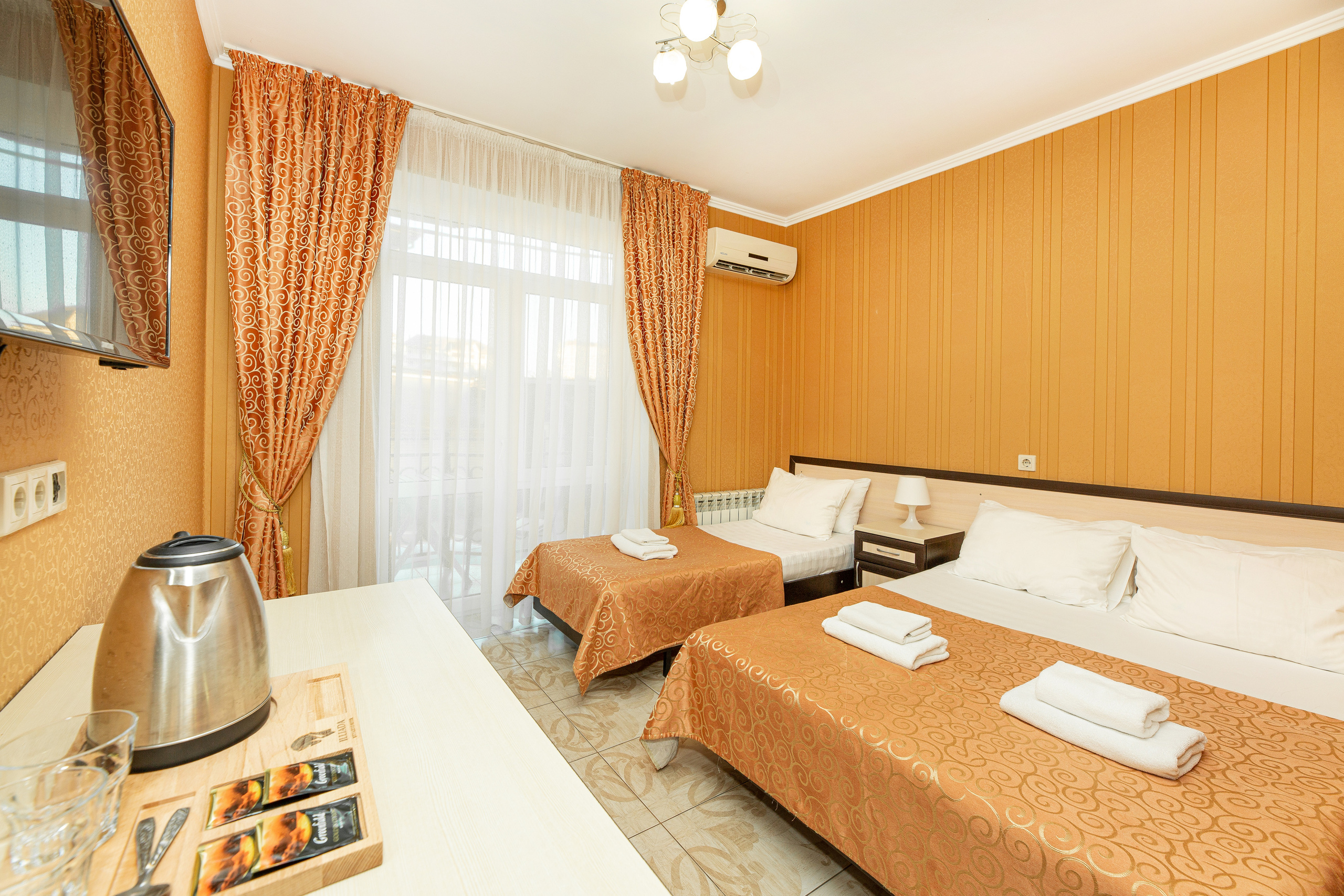 Renatphoto-репортажный и интерьерный Фотограф  в п. Витязево. Профессиональная фотосъёмка интерьеров, предметная фотосессия еды для меню г. Анапа