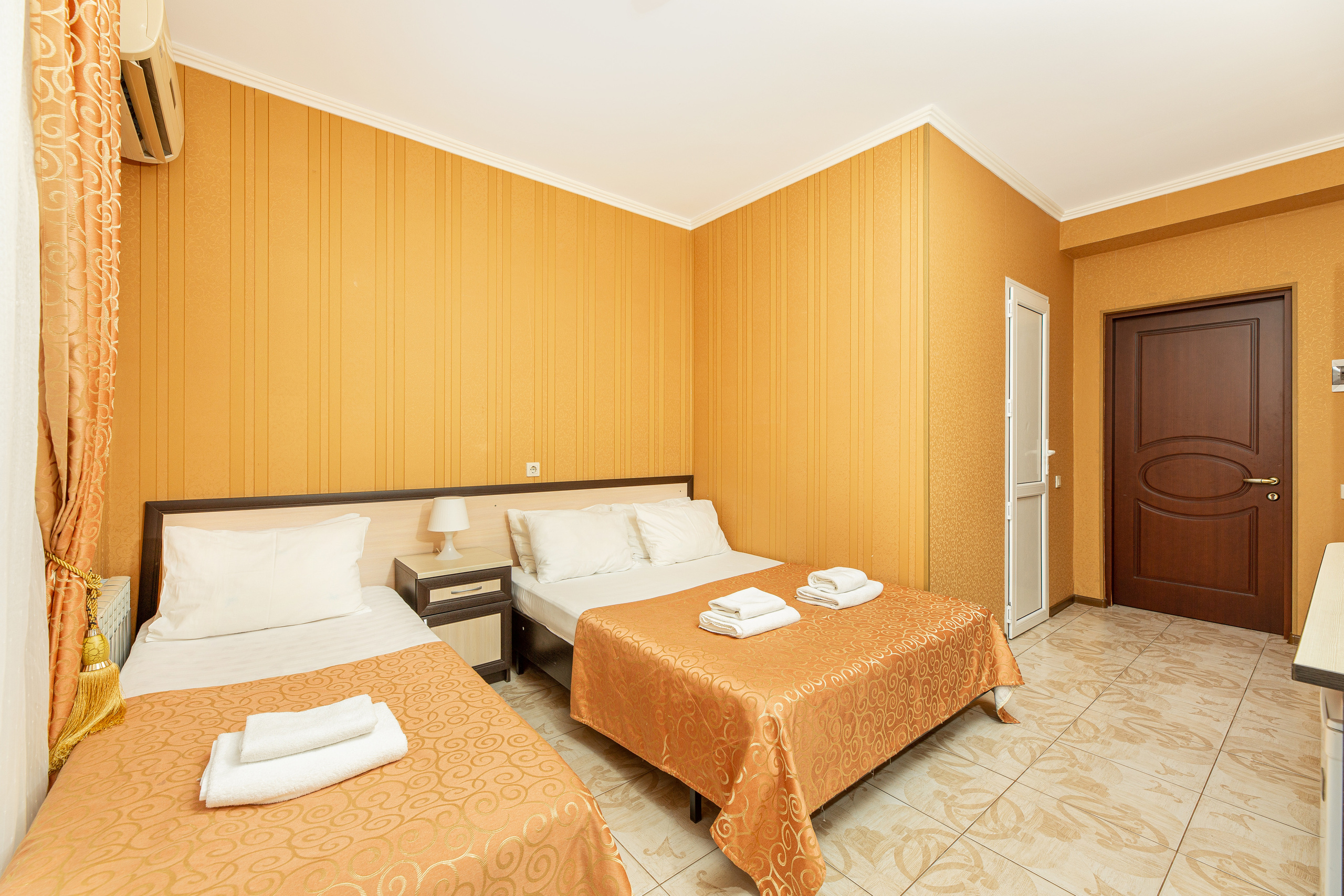 Renatphoto-репортажный и интерьерный Фотограф  в п. Витязево. Профессиональная фотосъёмка интерьеров, предметная фотосессия еды для меню г. Анапа