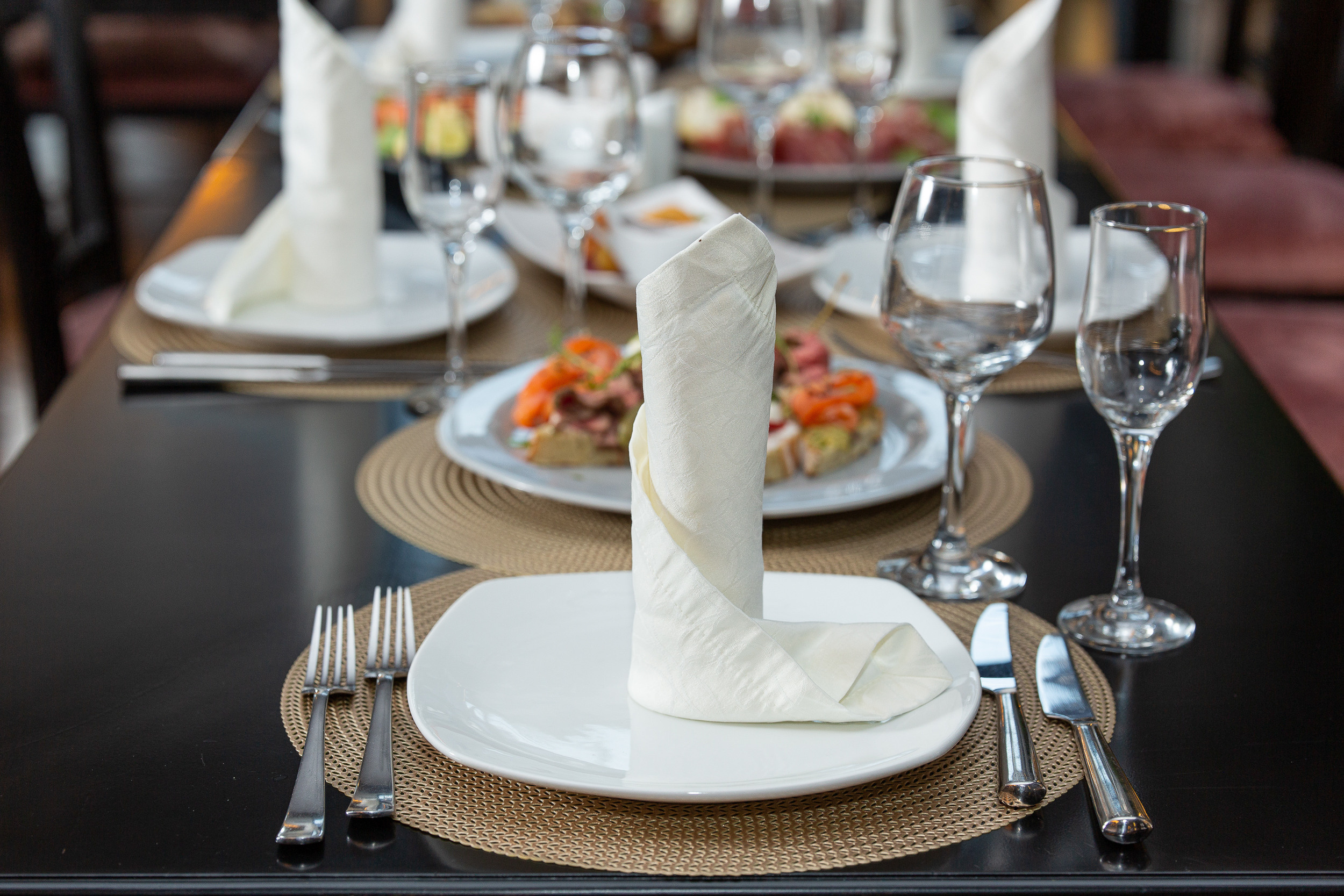 Renatphoto-Фотосъёмка для ресторана при отеле. Профессиональная фотосъёмка интерьеров, предметная фотосессия еды для меню г. Анапа