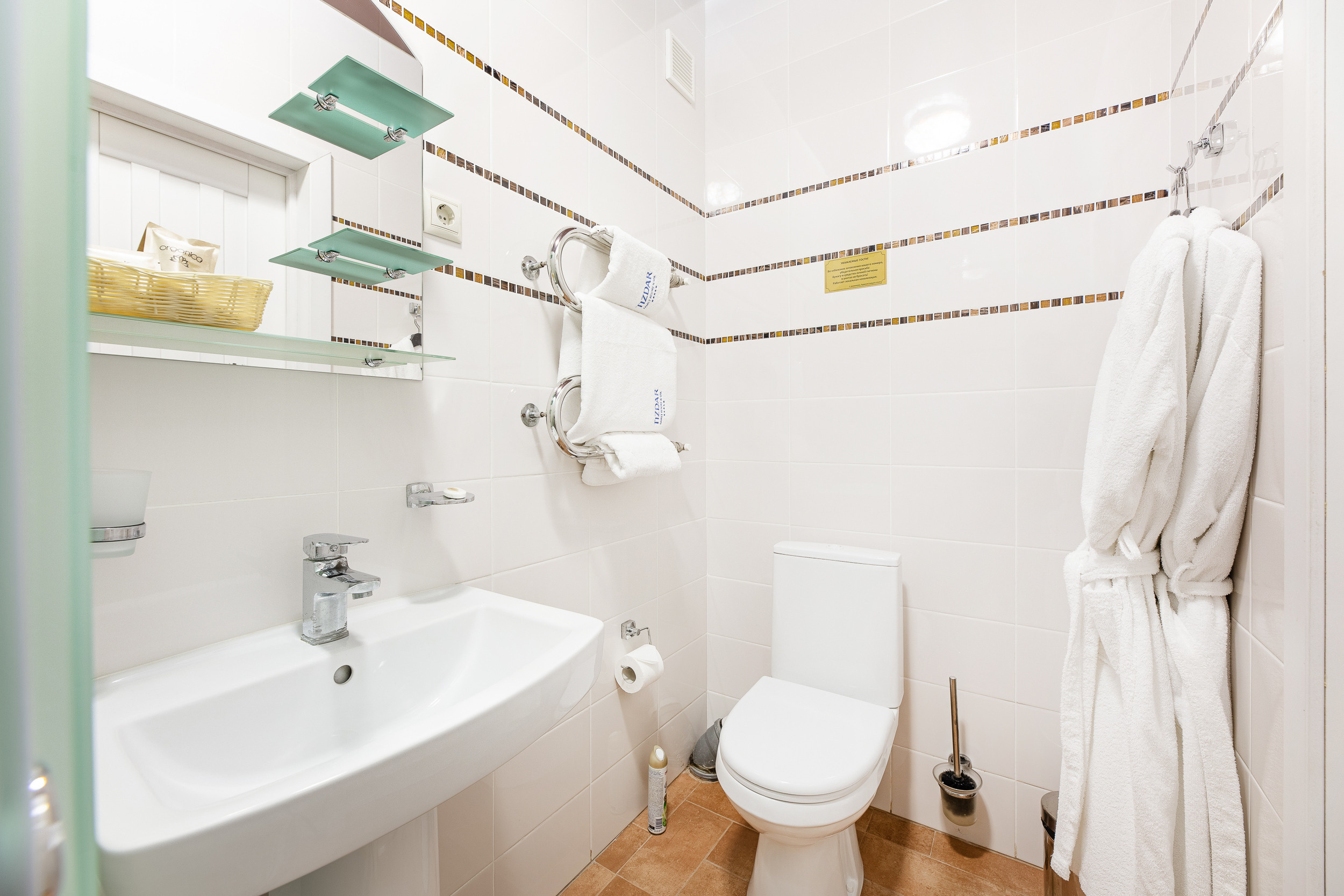 Renatphoto-Коммерческая фотосъёмка номерного фонда в отеле. Профессиональная фотосъёмка интерьеров, предметная фотосессия еды для меню г. Анапа