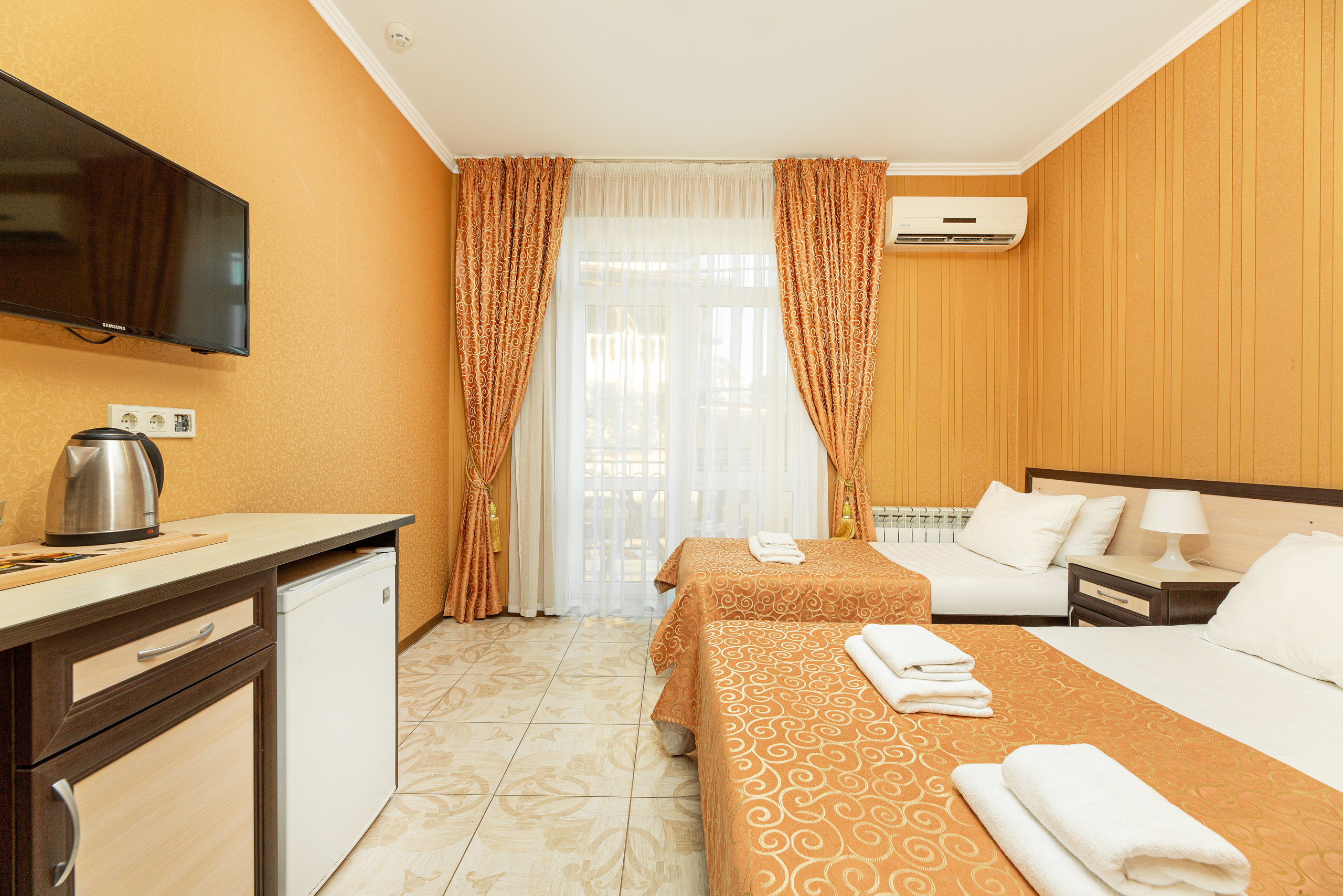 Renatphoto-репортажный и интерьерный Фотограф  в п. Витязево. Профессиональная фотосъёмка интерьеров, предметная фотосессия еды для меню г. Анапа