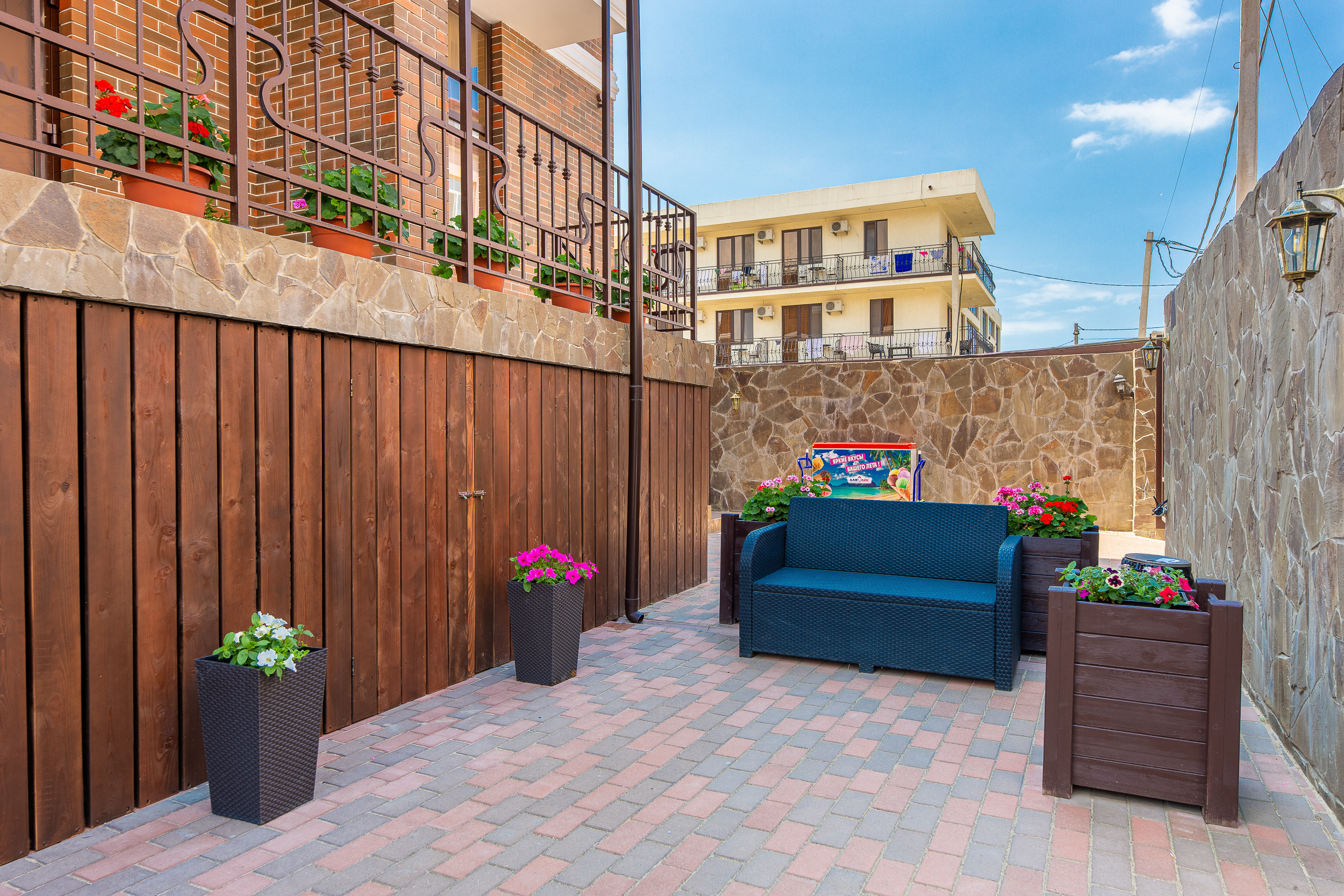 Renatphoto-Коммерческая фотосессия для отеля. Профессиональная фотосъёмка интерьеров, предметная фотосессия еды для меню г. Анапа