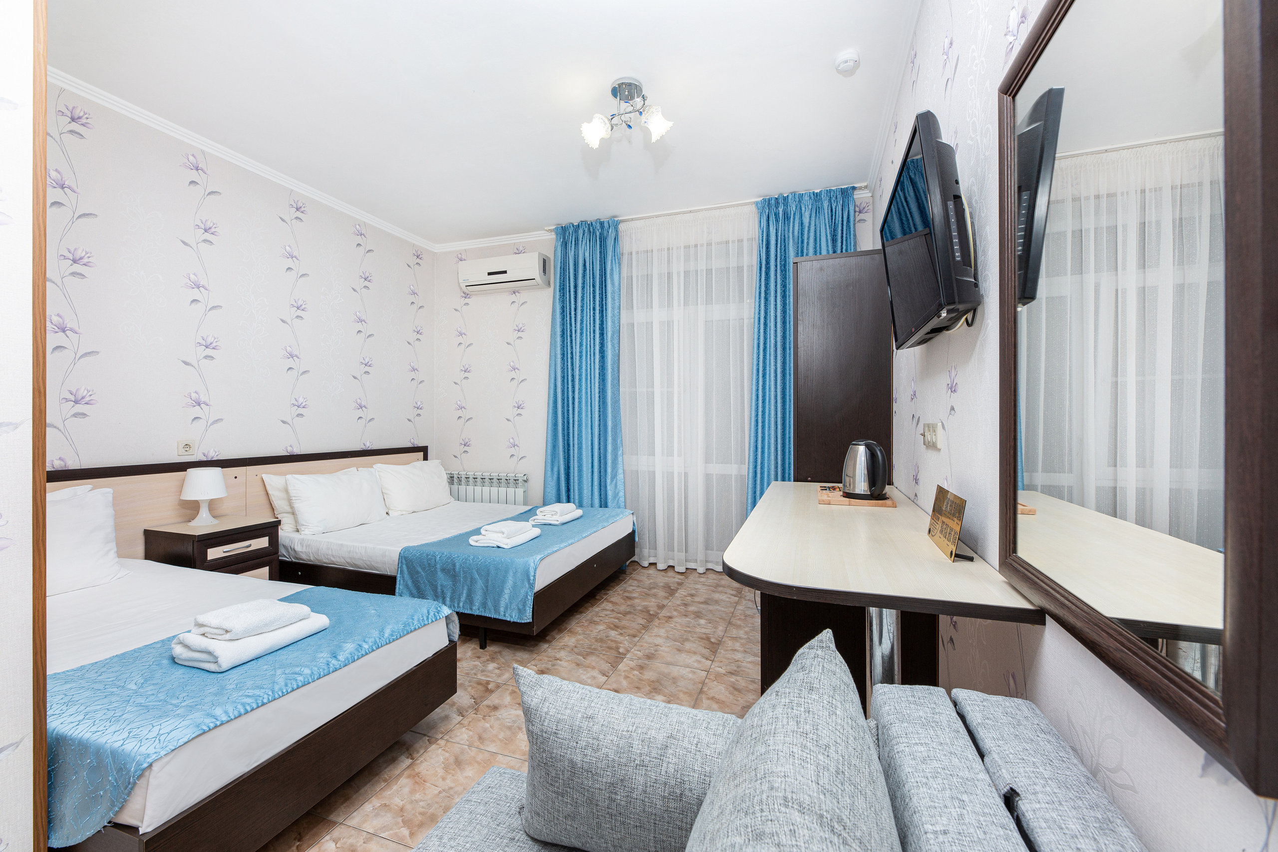 Renatphoto-репортажный и интерьерный Фотограф  в п. Витязево. Профессиональная фотосъёмка интерьеров, предметная фотосессия еды для меню г. Анапа