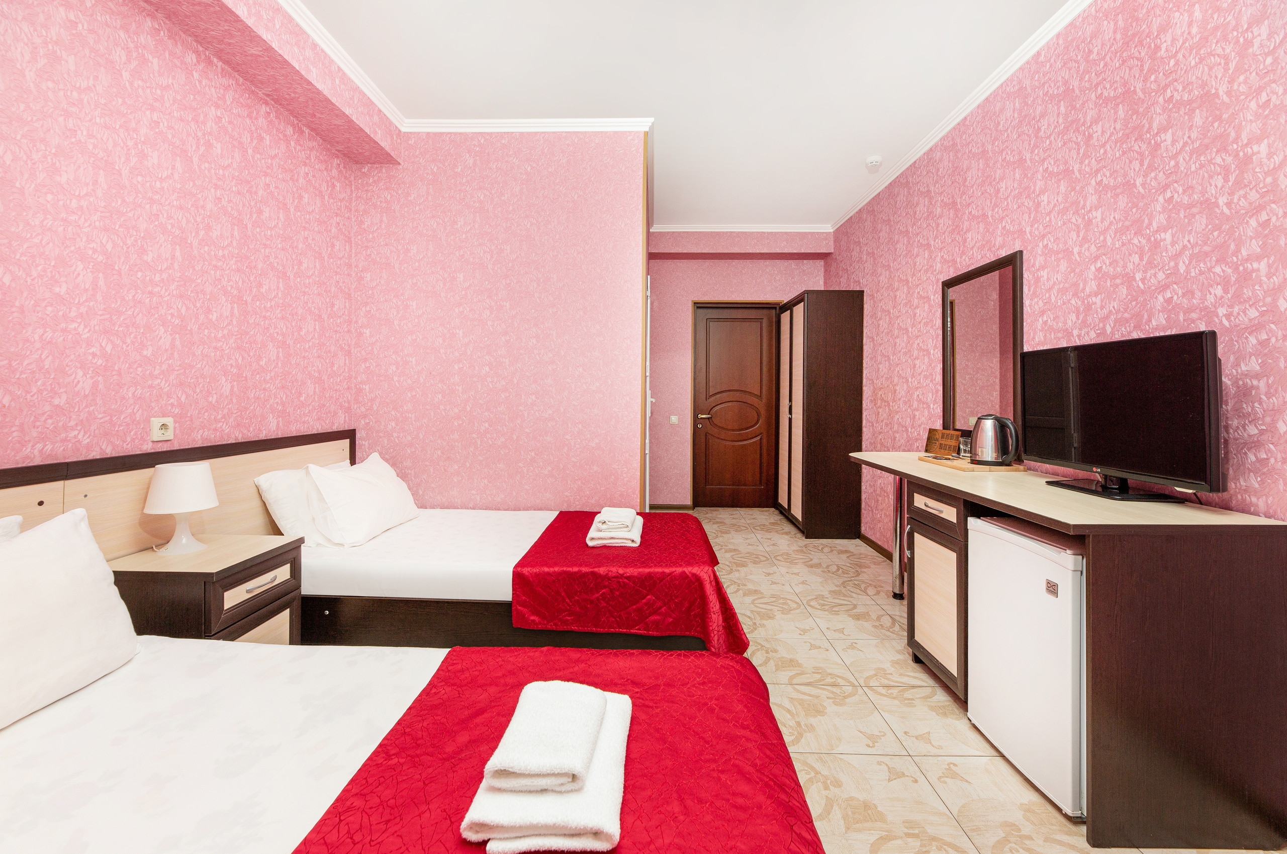 Renatphoto-репортажный и интерьерный Фотограф  в п. Витязево. Профессиональная фотосъёмка интерьеров, предметная фотосессия еды для меню г. Анапа