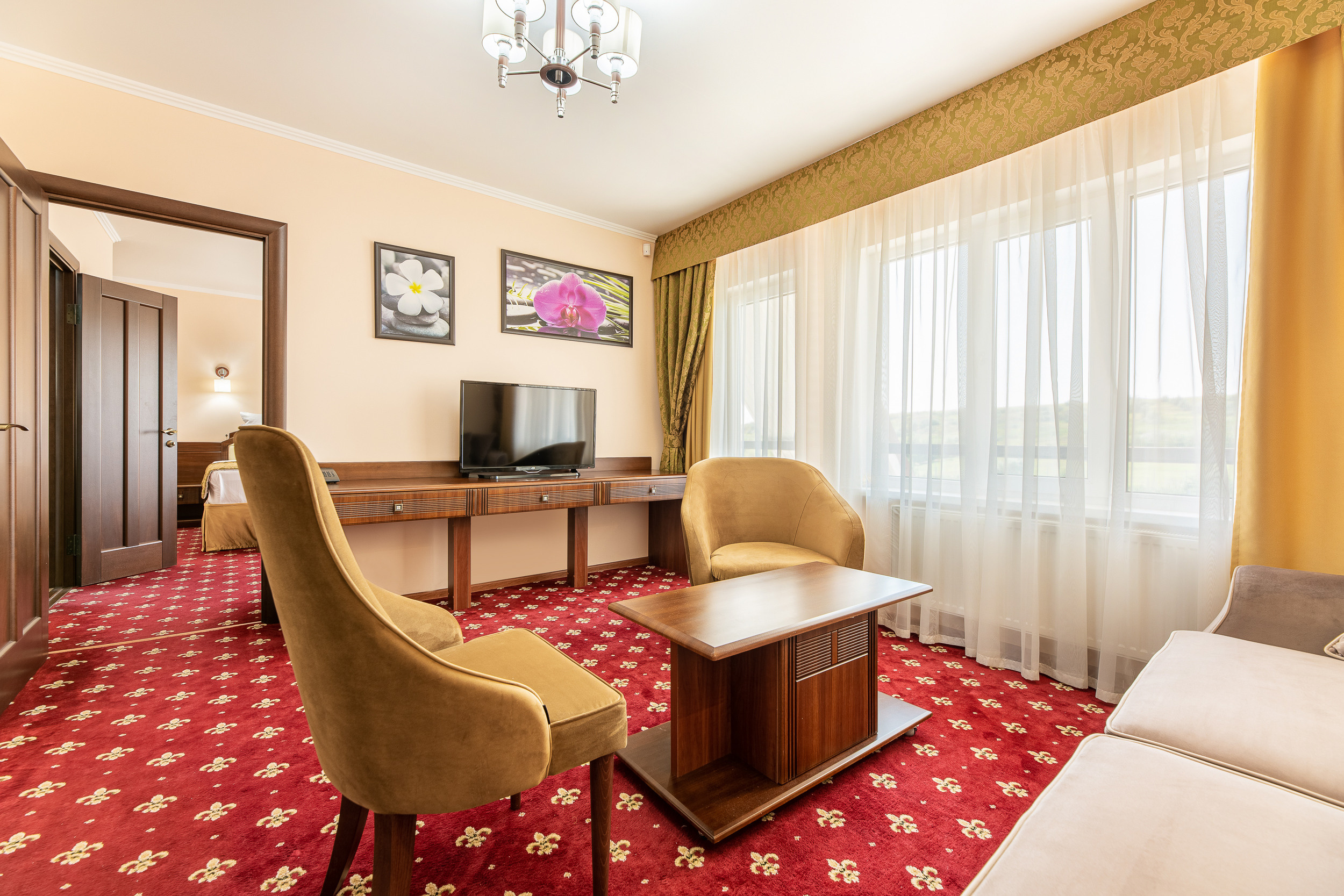 Renatphoto-Коммерческая фотосъёмка номерного фонда в отеле. Профессиональная фотосъёмка интерьеров, предметная фотосессия еды для меню г. Анапа