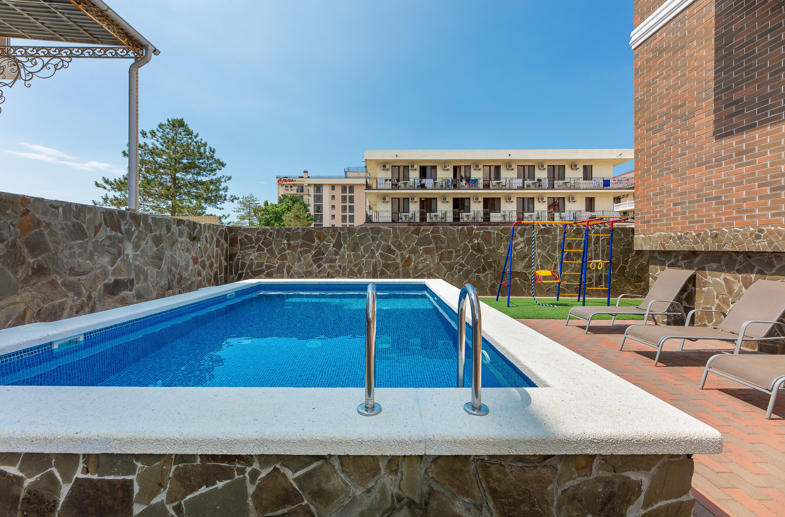 Renatphoto-Коммерческая фотосессия для отеля. Профессиональная фотосъёмка интерьеров, предметная фотосессия еды для меню г. Анапа