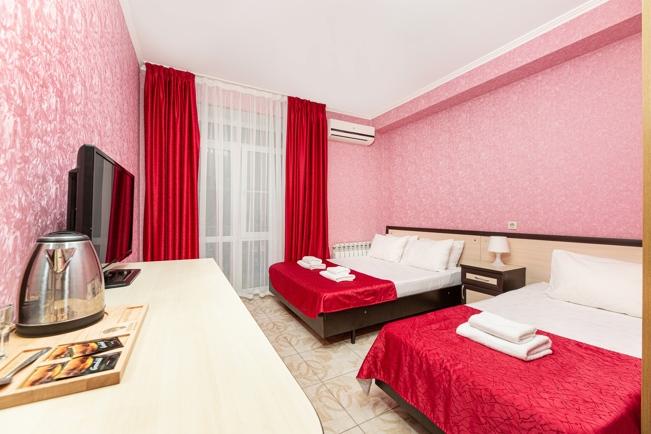 Renatphoto-репортажный и интерьерный Фотограф  в п. Витязево. Профессиональная фотосъёмка интерьеров, предметная фотосессия еды для меню г. Анапа