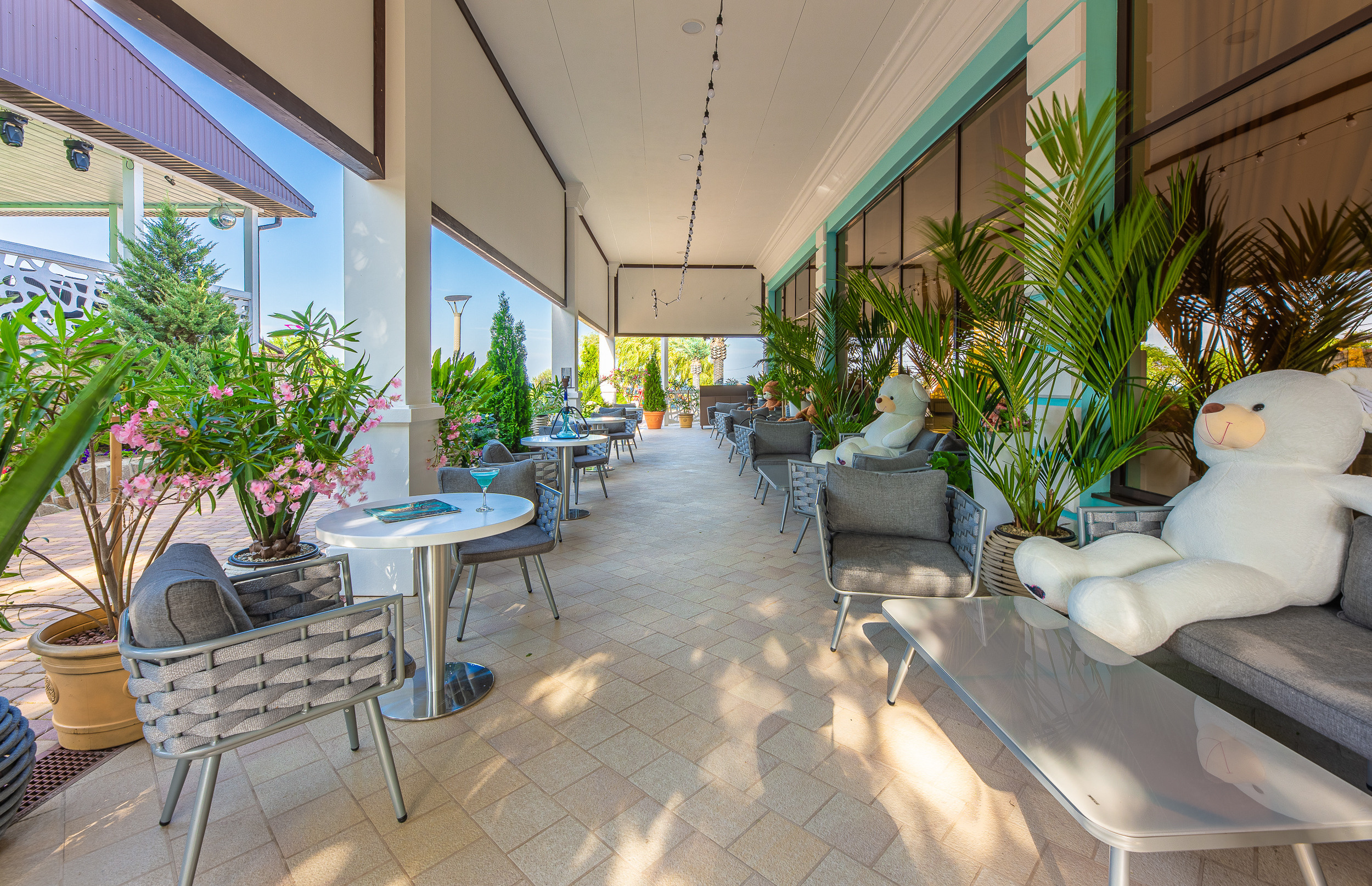 Renatphoto-Коммерческая фотосъёмка номерного фонда в отеле. Профессиональная фотосъёмка интерьеров, предметная фотосессия еды для меню г. Анапа