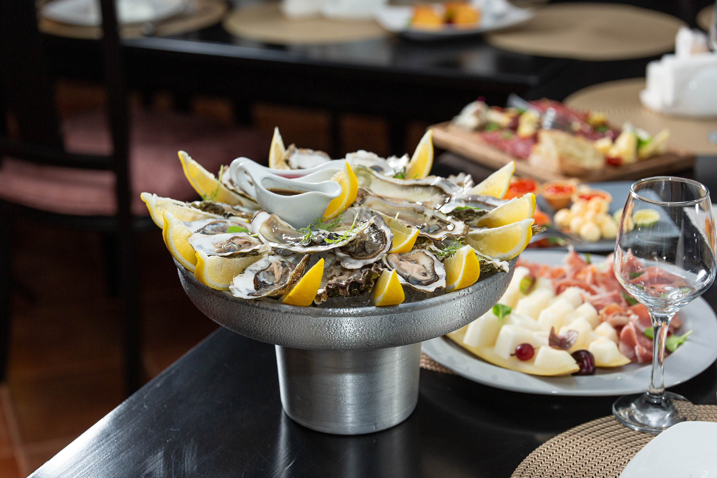 Renatphoto-Фотосъёмка для ресторана при отеле. Профессиональная фотосъёмка интерьеров, предметная фотосессия еды для меню г. Анапа