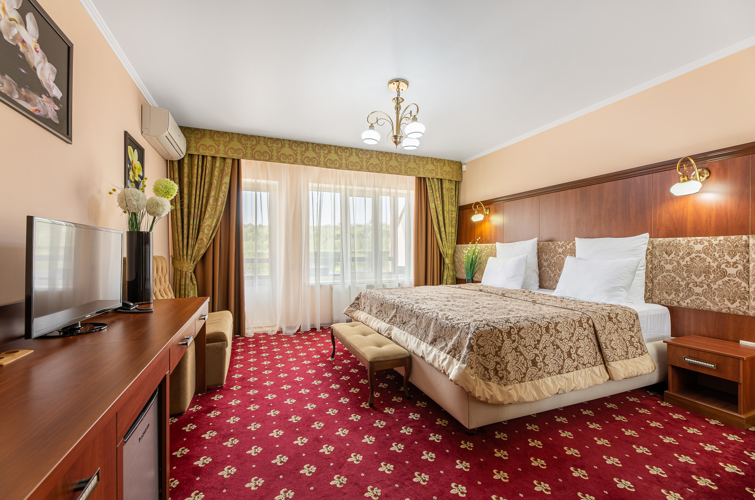 Renatphoto-Коммерческая фотосъёмка номерного фонда в отеле. Профессиональная фотосъёмка интерьеров, предметная фотосессия еды для меню г. Анапа