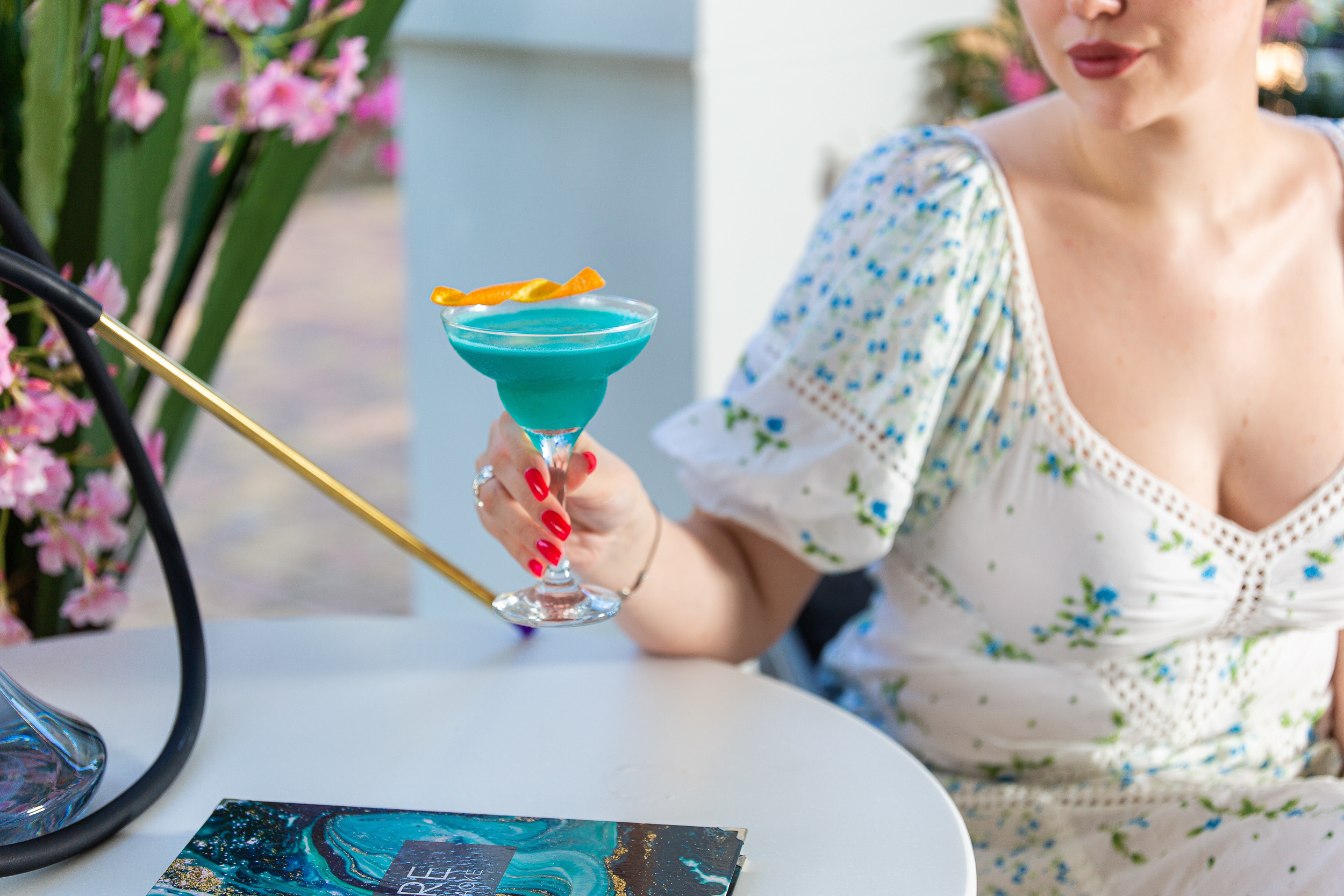 Renatphoto-Коммерческая фотосъёмка номерного фонда в отеле. Профессиональная фотосъёмка интерьеров, предметная фотосессия еды для меню г. Анапа