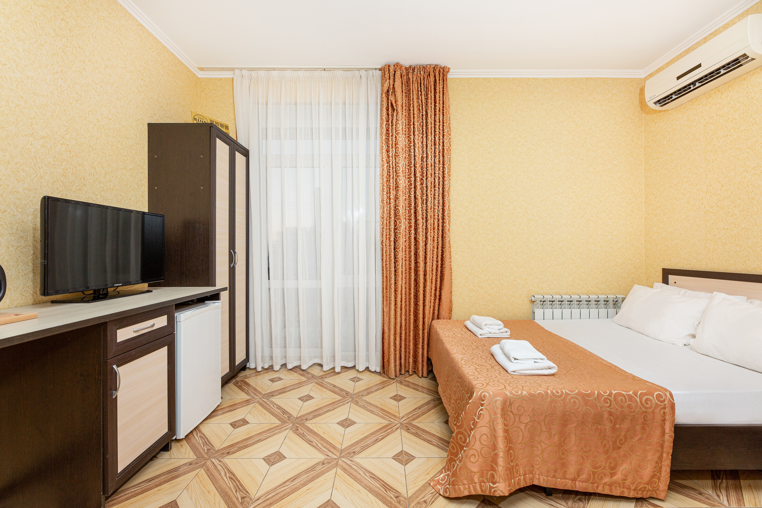 Renatphoto-репортажный и интерьерный Фотограф  в п. Витязево. Профессиональная фотосъёмка интерьеров, предметная фотосессия еды для меню г. Анапа