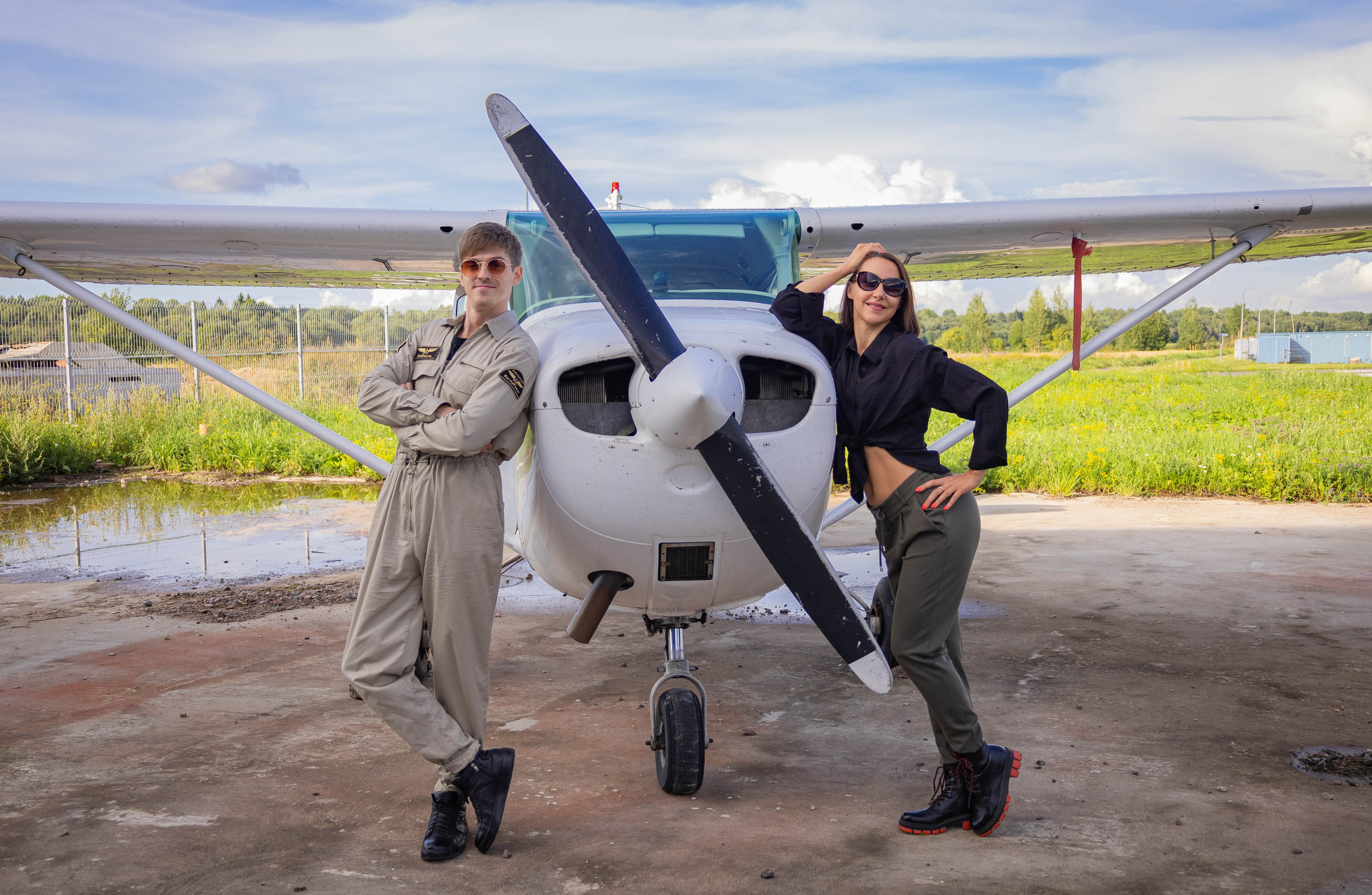 LOVE STORY. Фотосессия на аэродроме с самолетом. Портретный фотограф Панферова Регина г. Санкт-Петербург, г. Казань